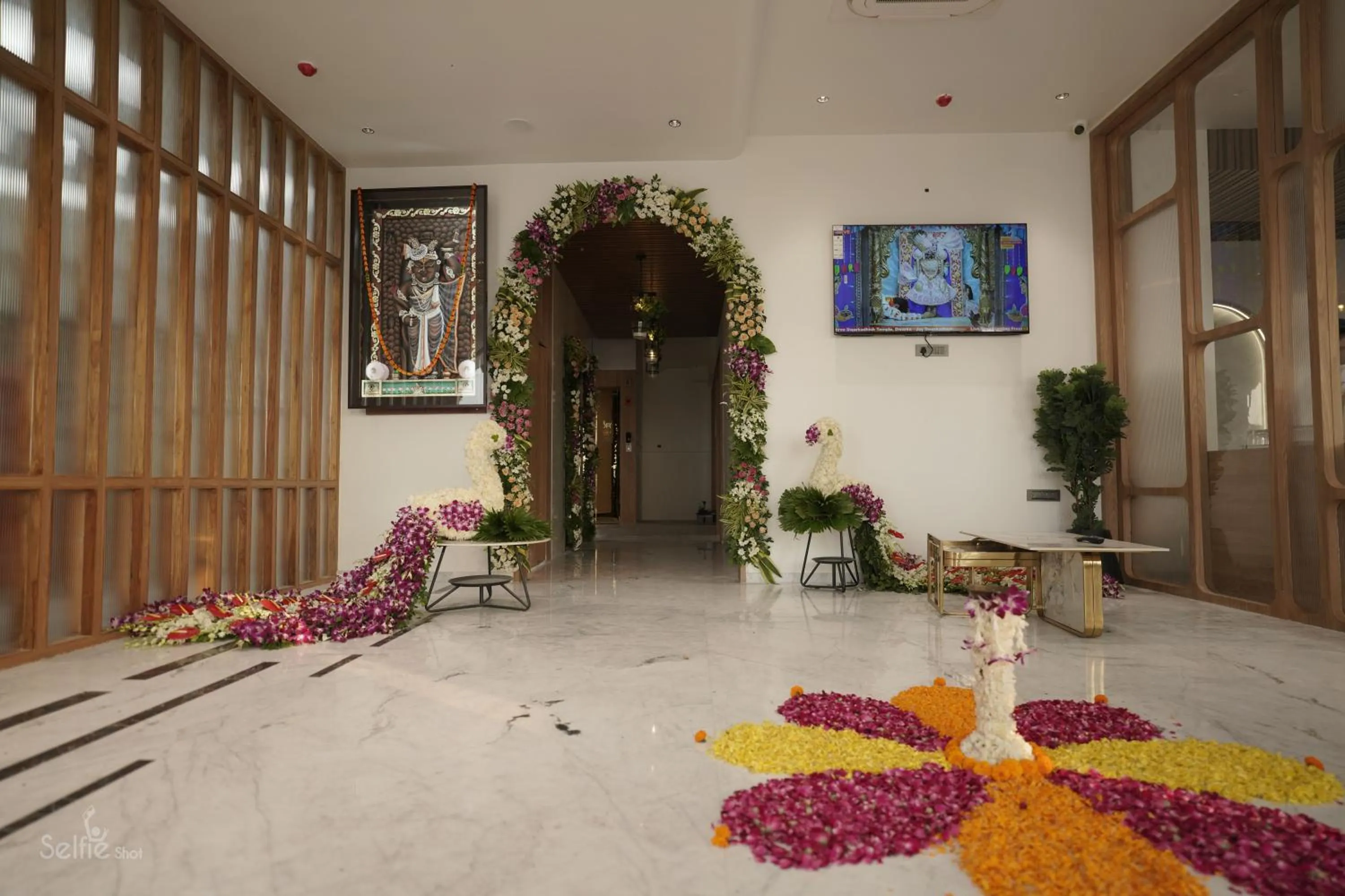 Area and facilities in Pride Elite Dwarka Near Dwarkadhish Temple