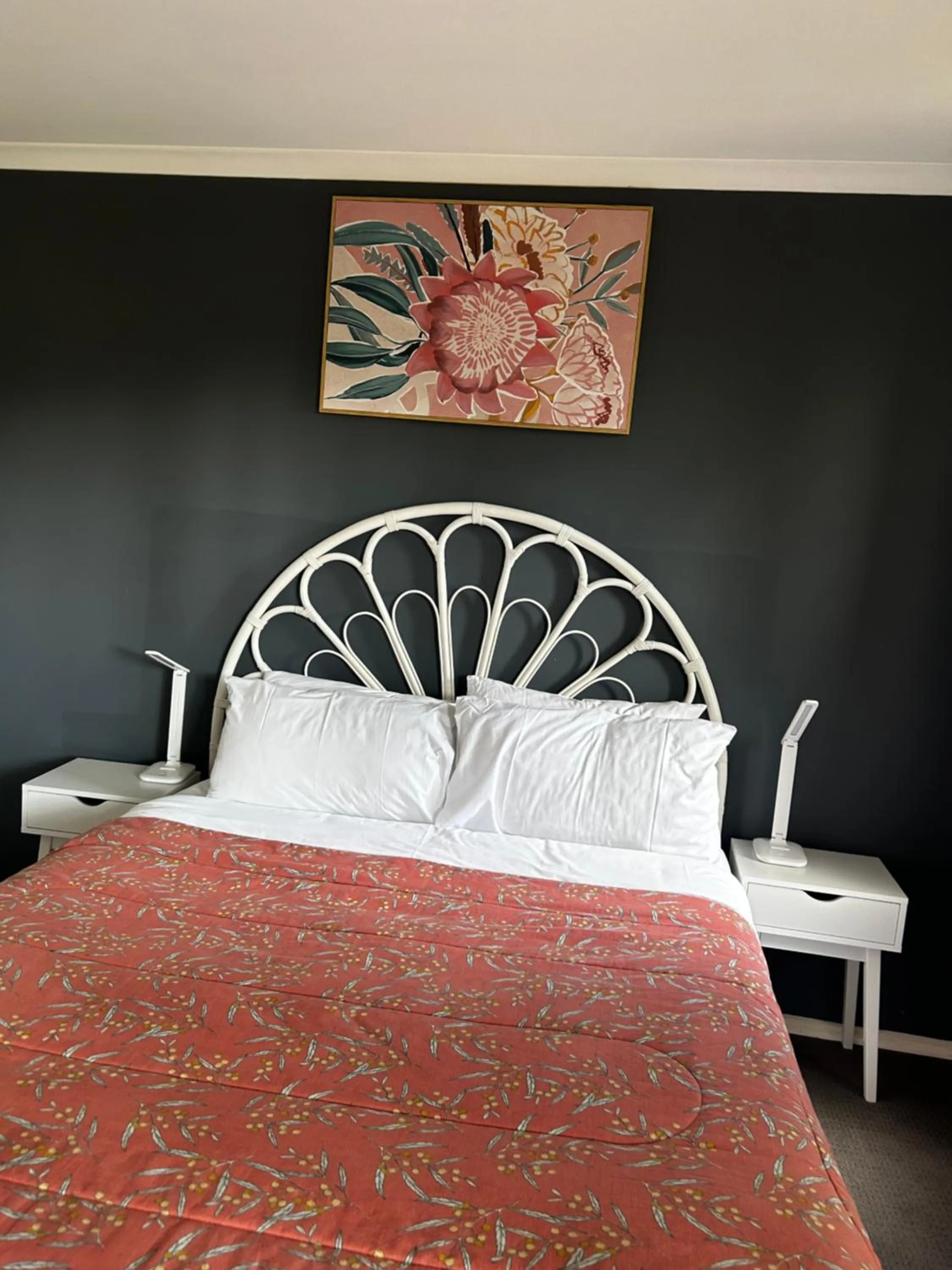 Bed in Apartments At Glen Isla