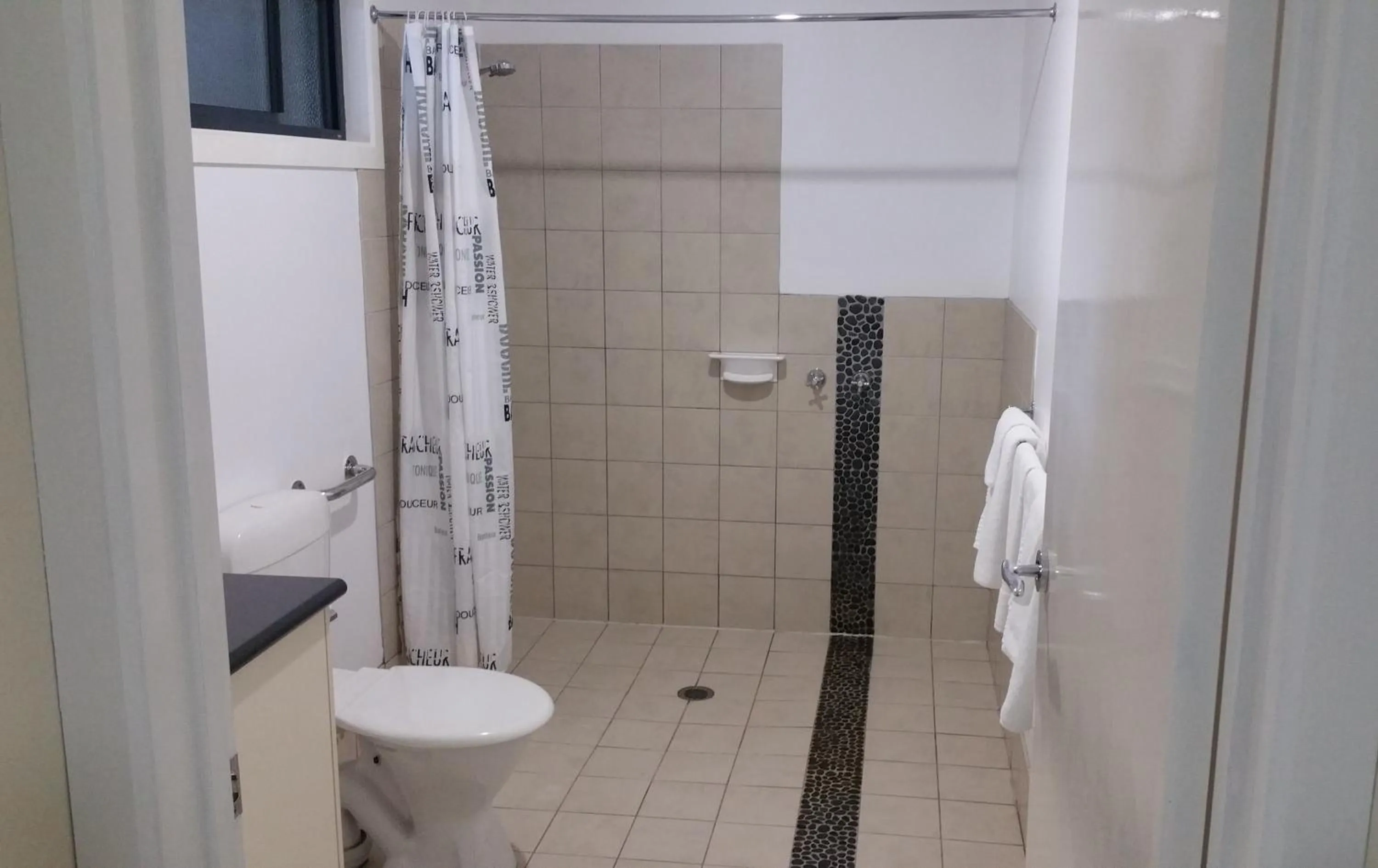 Bathroom in Apartments At Glen Isla