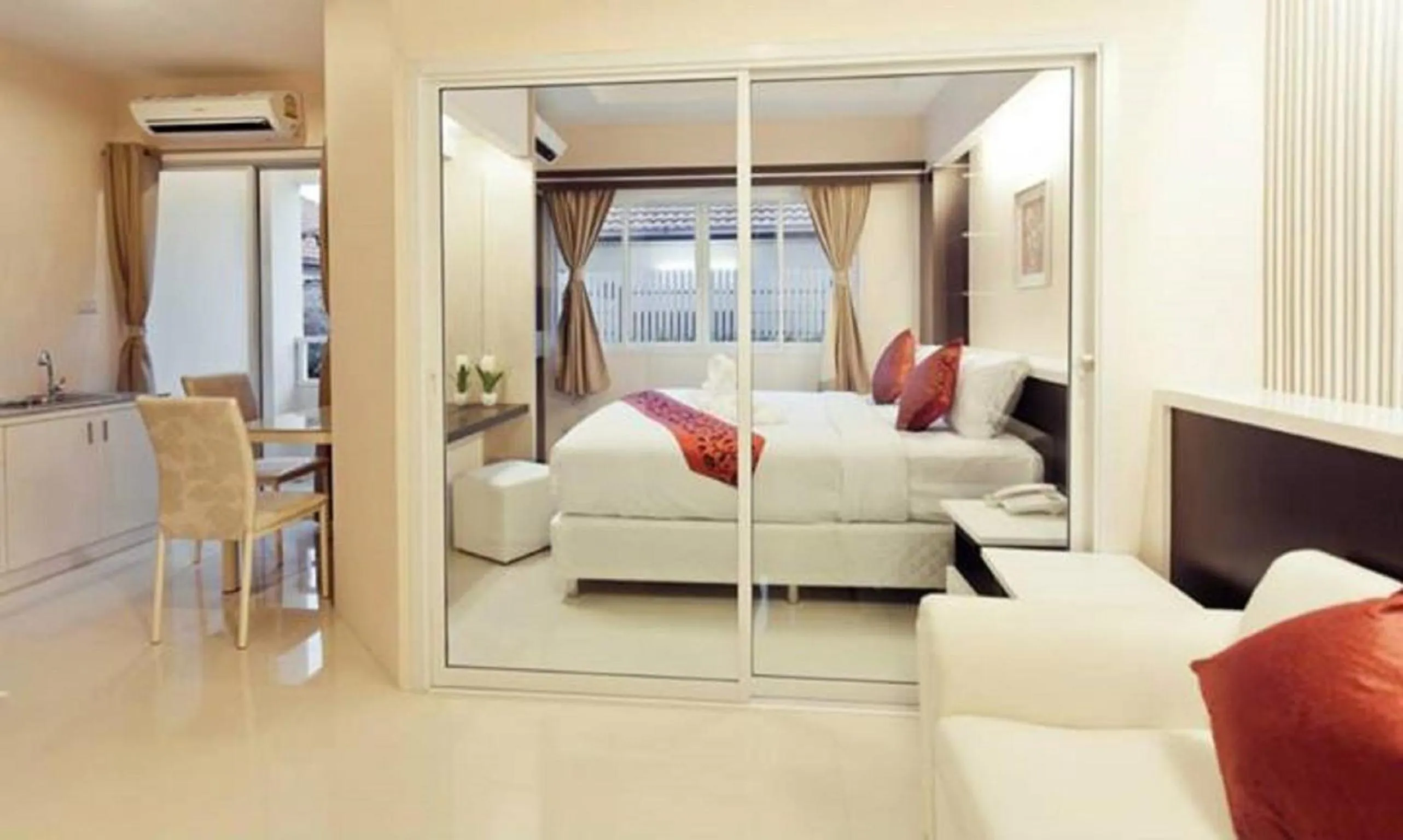 Decorative detail in Excella Hotel