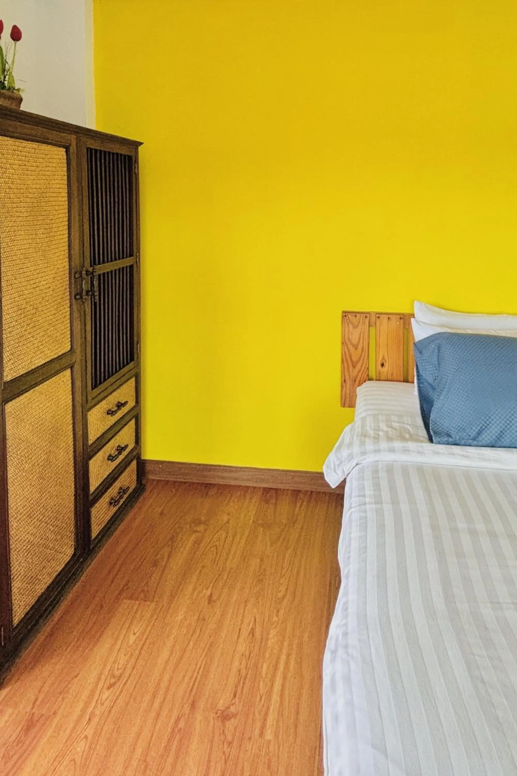 Bed in The Yak Cozy Chiang Mai