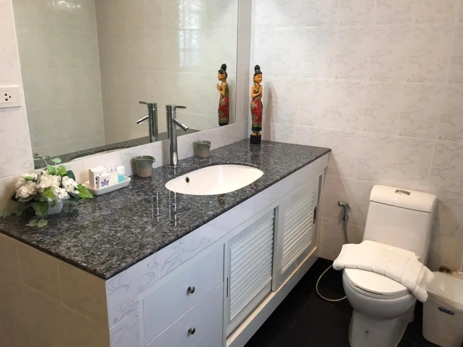 VIP Chain Resort Pool Villa