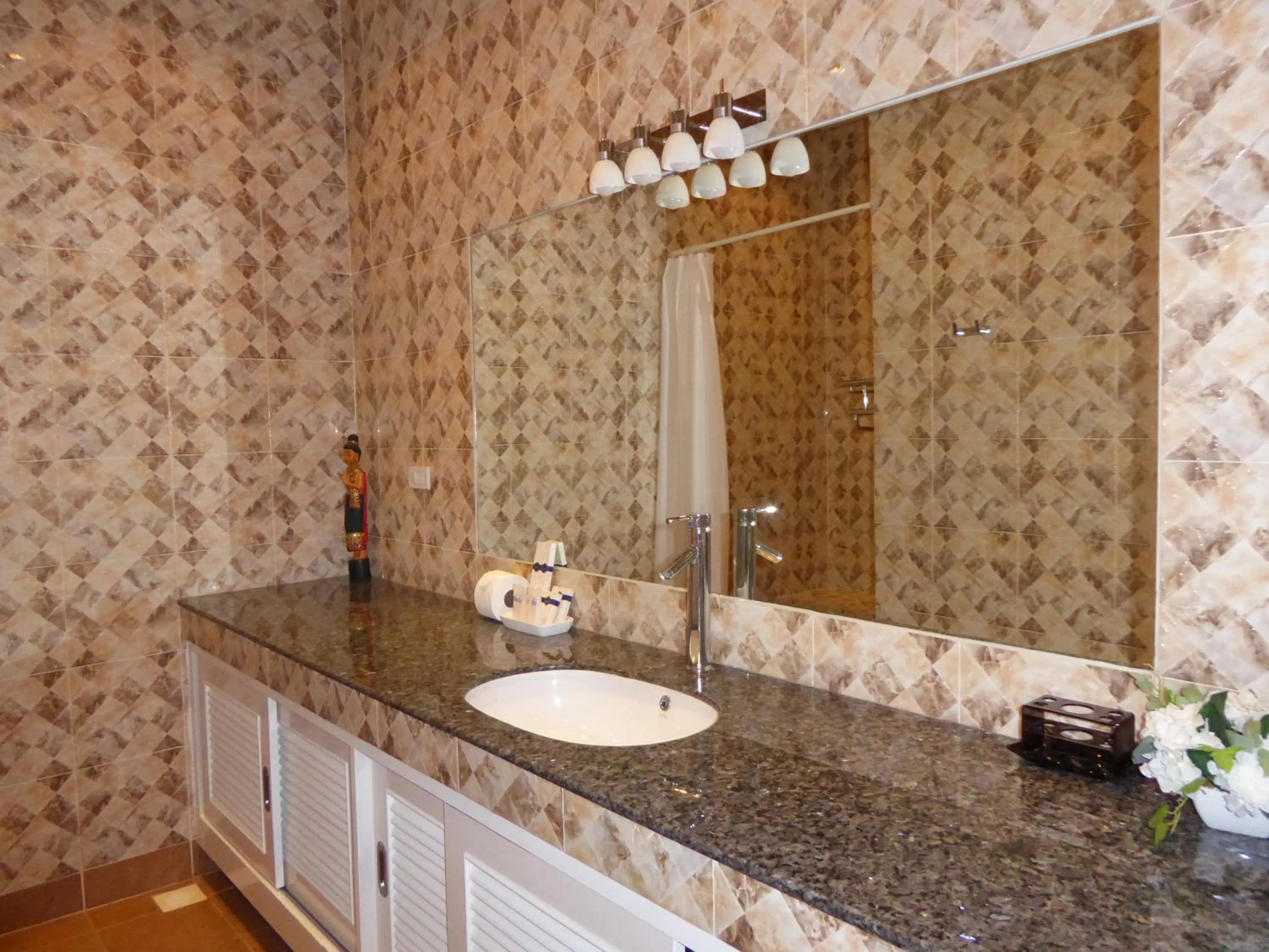 VIP Chain Resort Pool Villa