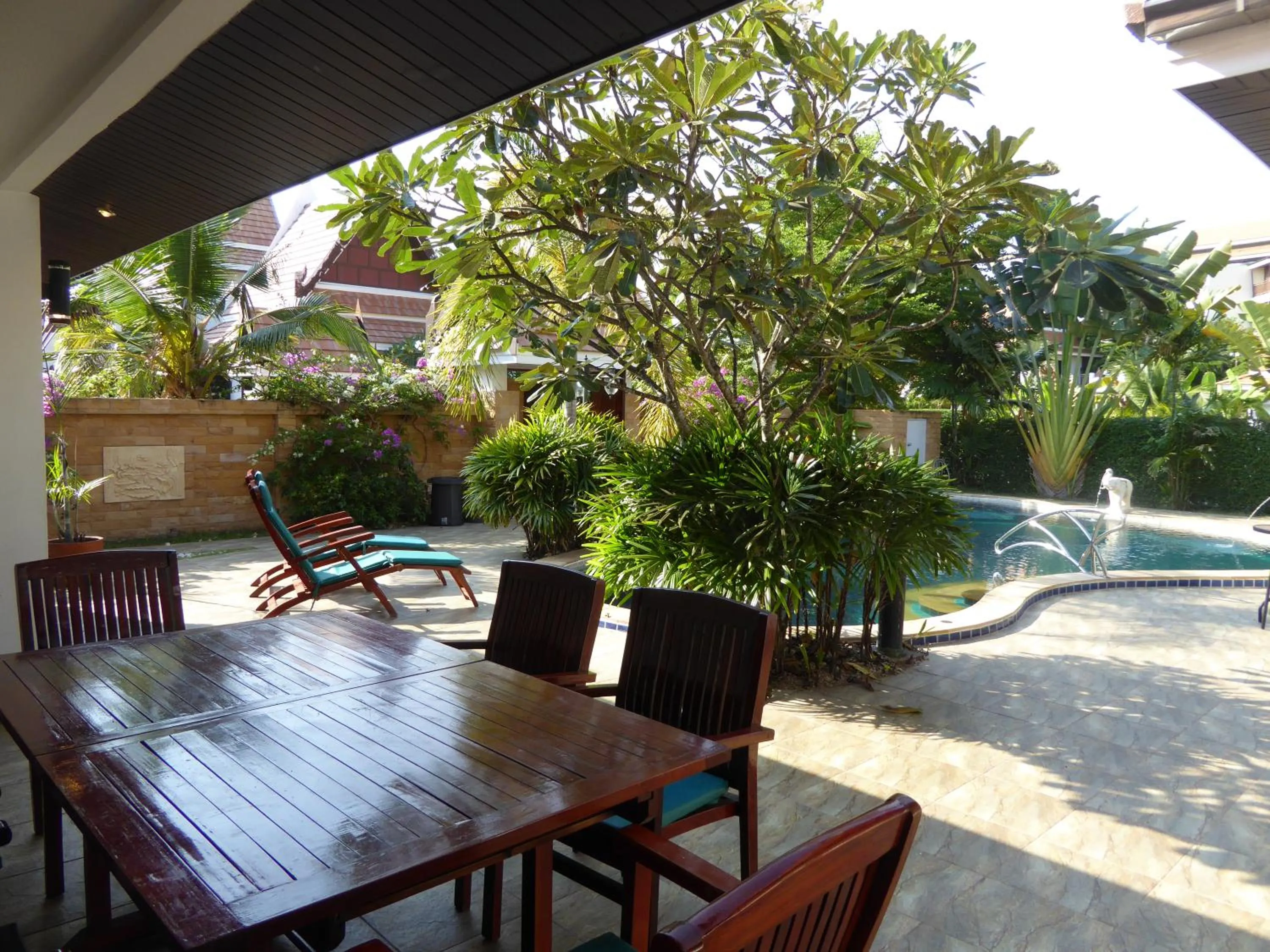 VIP Chain Resort Pool Villa