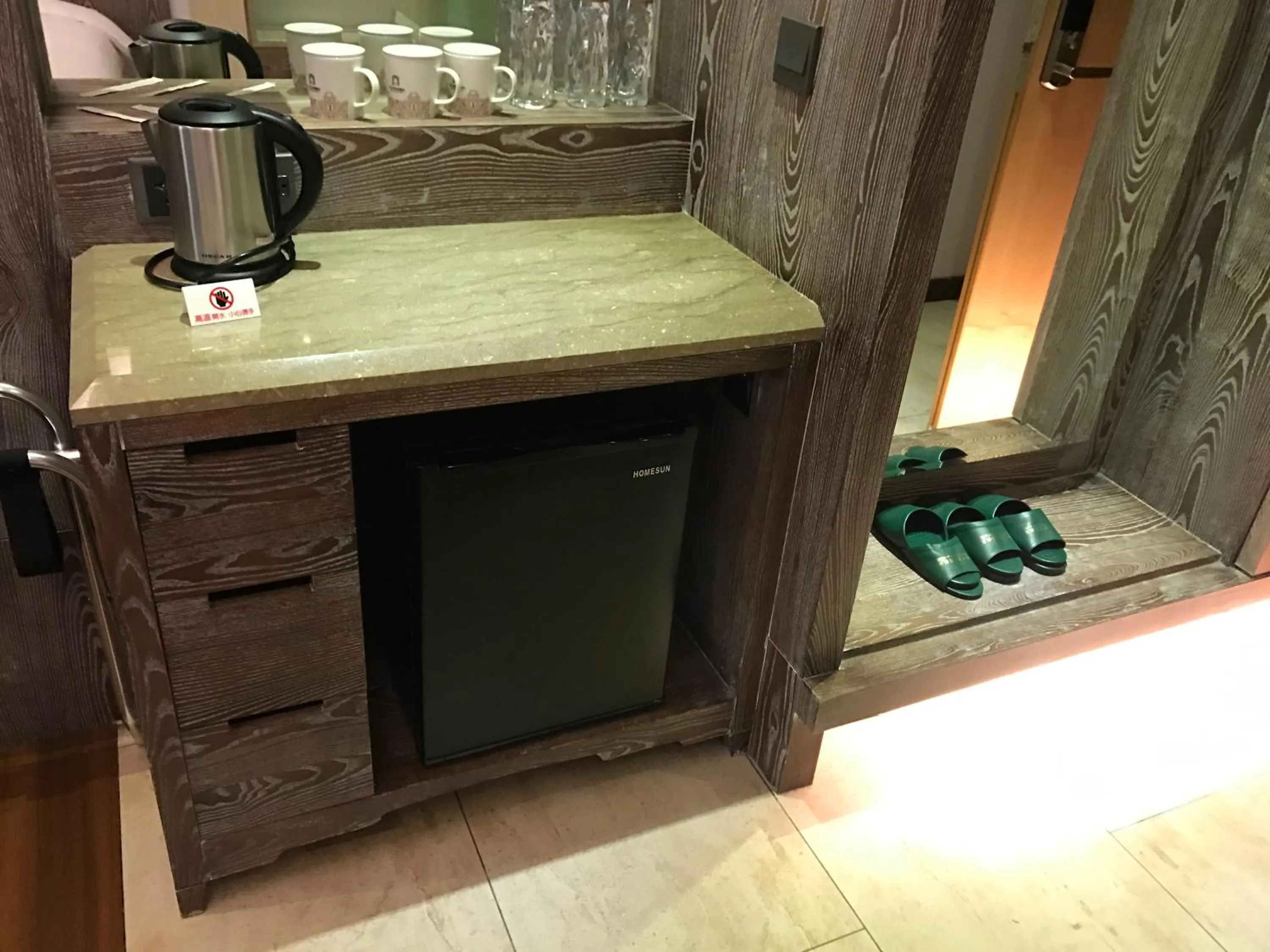 Coffee/tea facilities in Chia Shih Pao Hotel