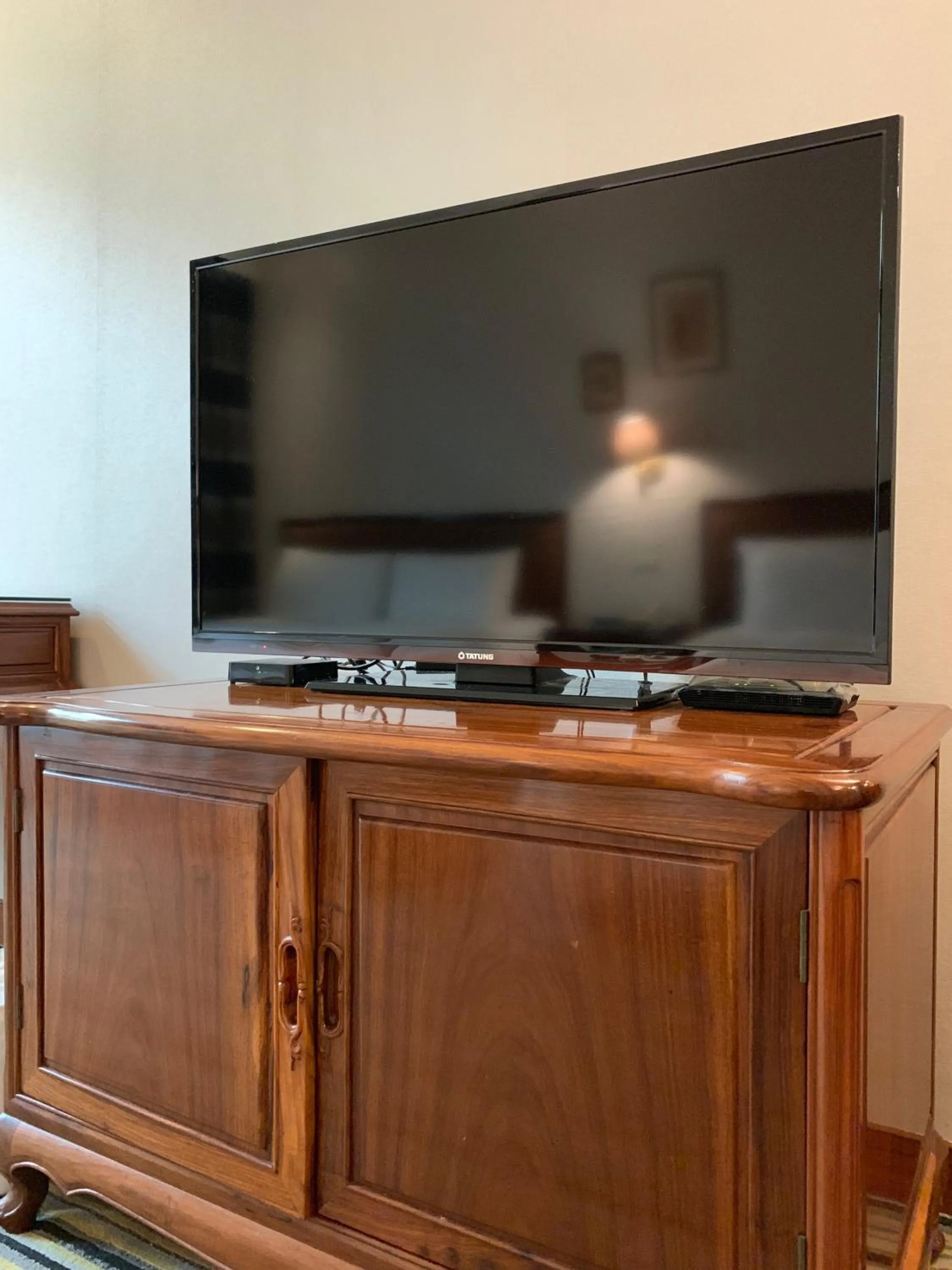 TV and multimedia in Chia Shih Pao Hotel