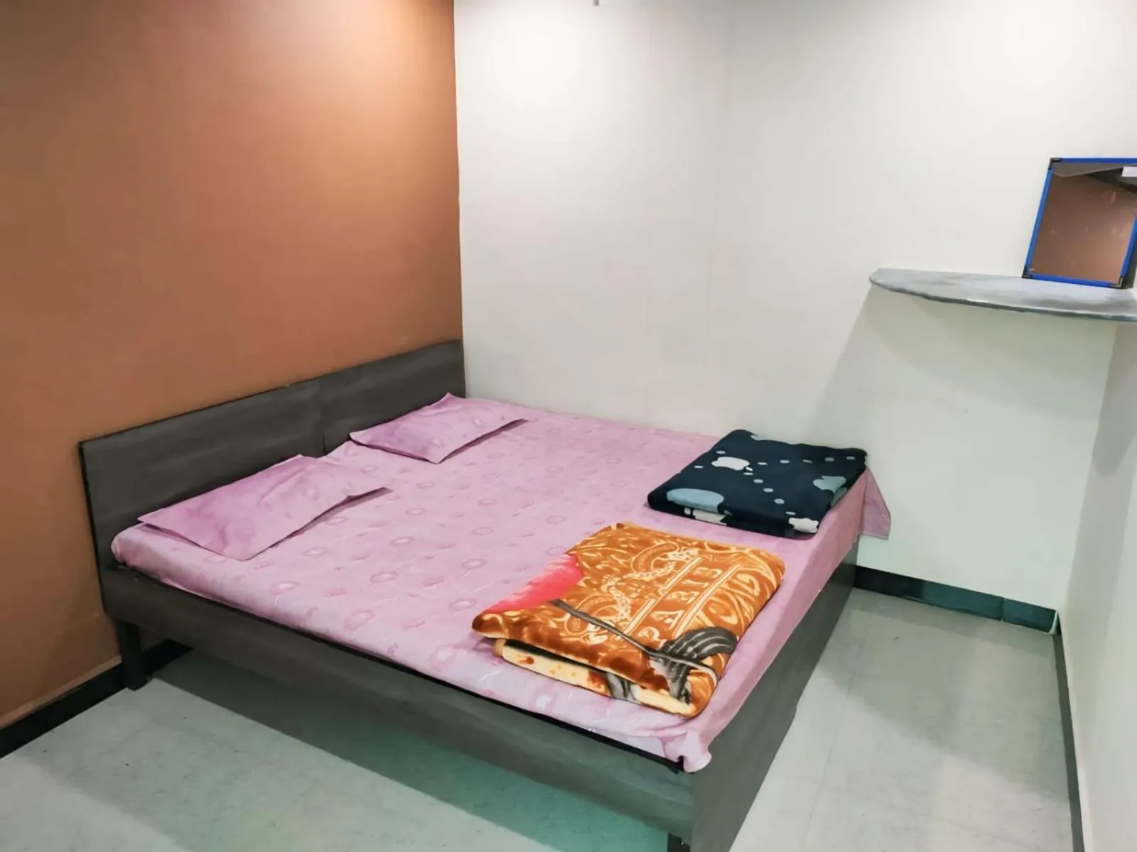 Photo of the whole room, Bed in Kailash kuti Guest House