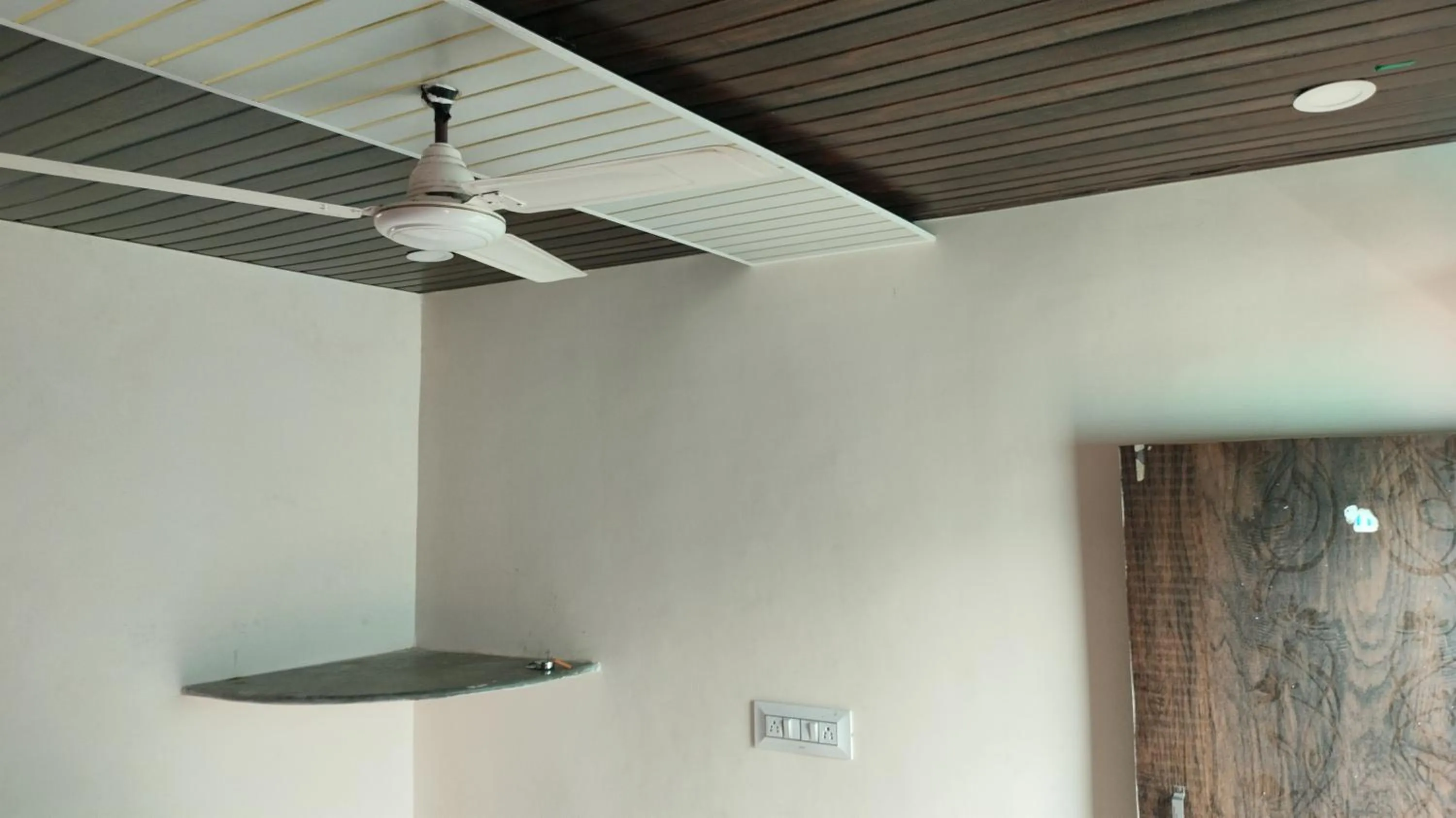 Kailash kuti Guest House