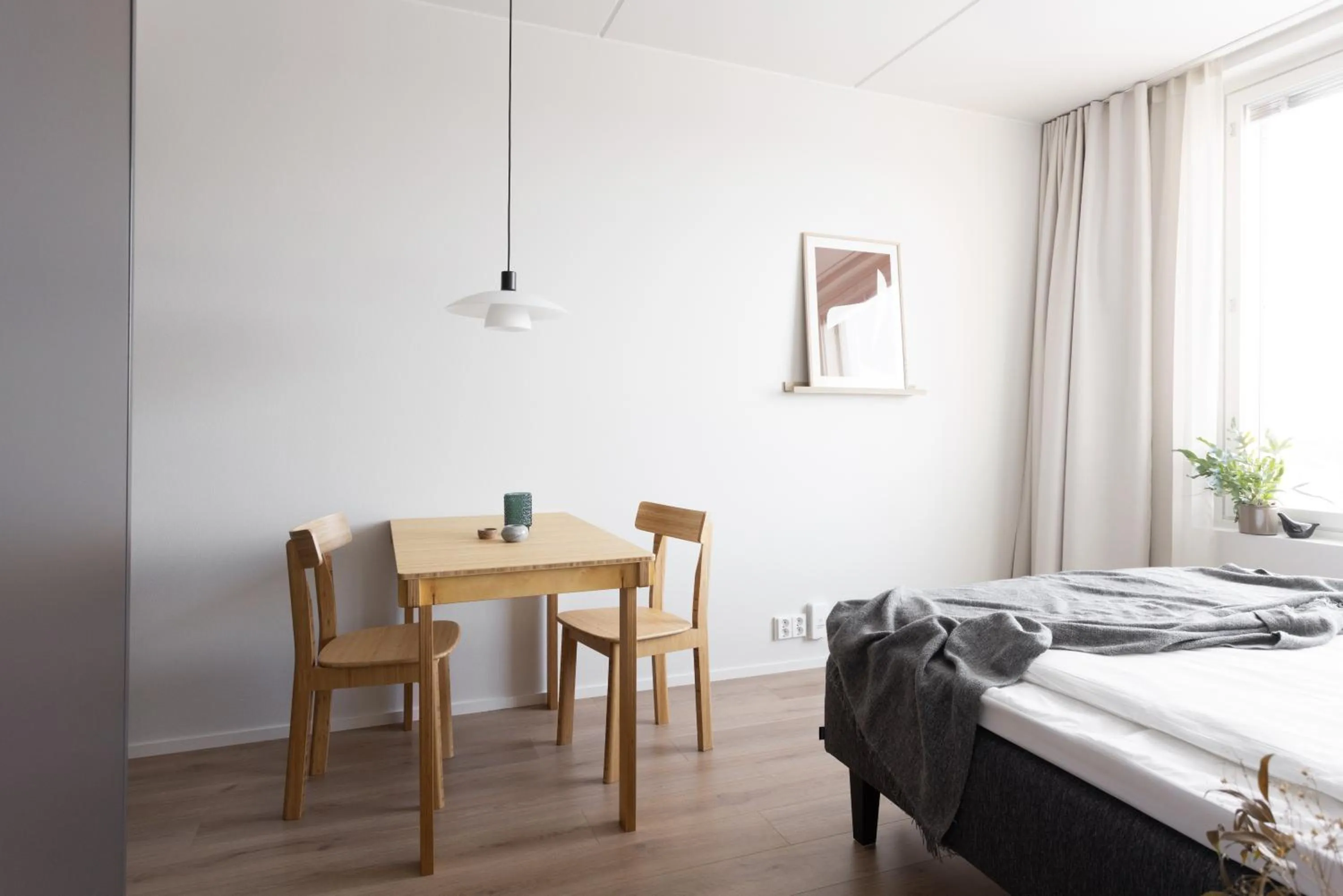 Dining area, Bed in Noli Otaniemi