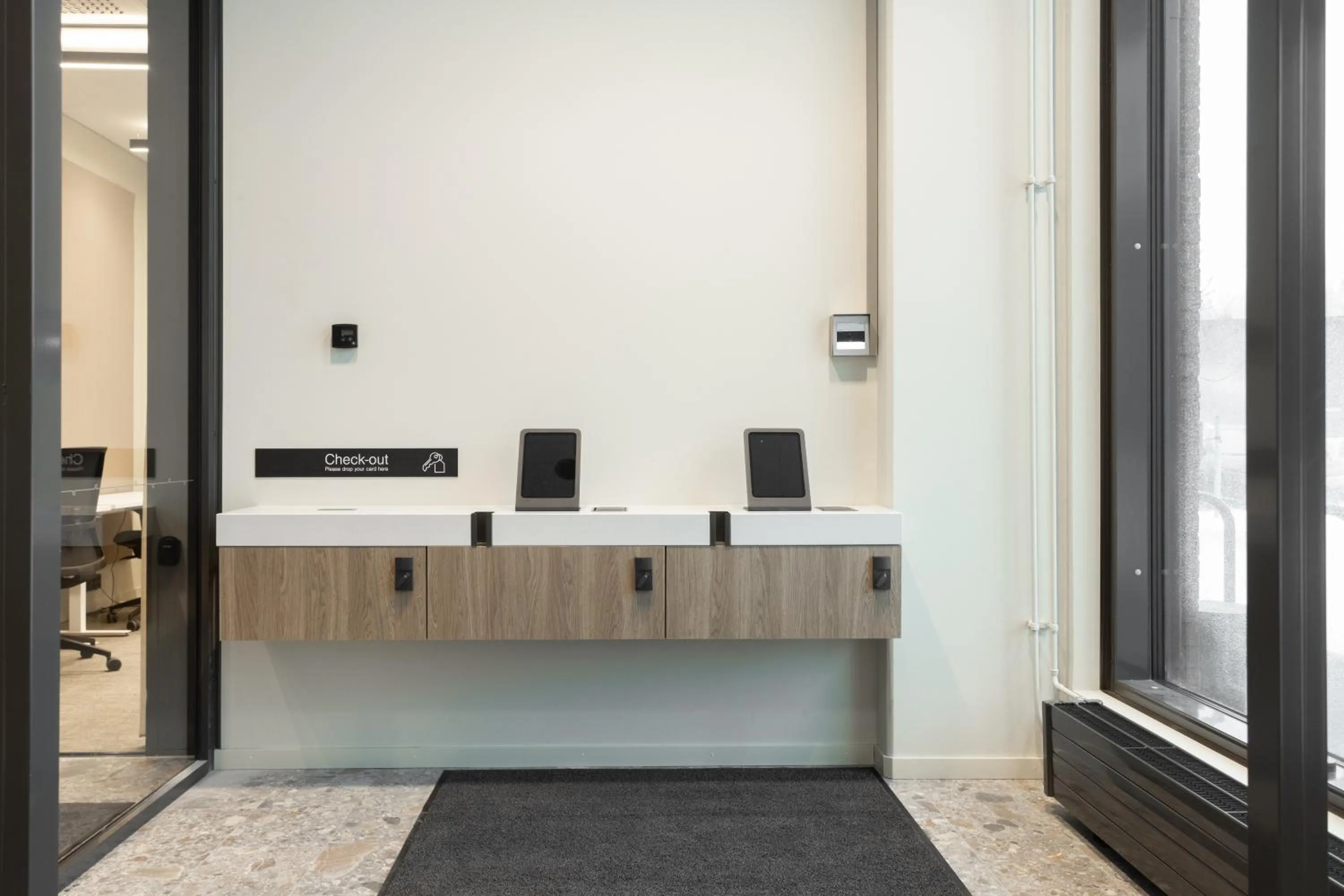 Facade/entrance in Noli Otaniemi