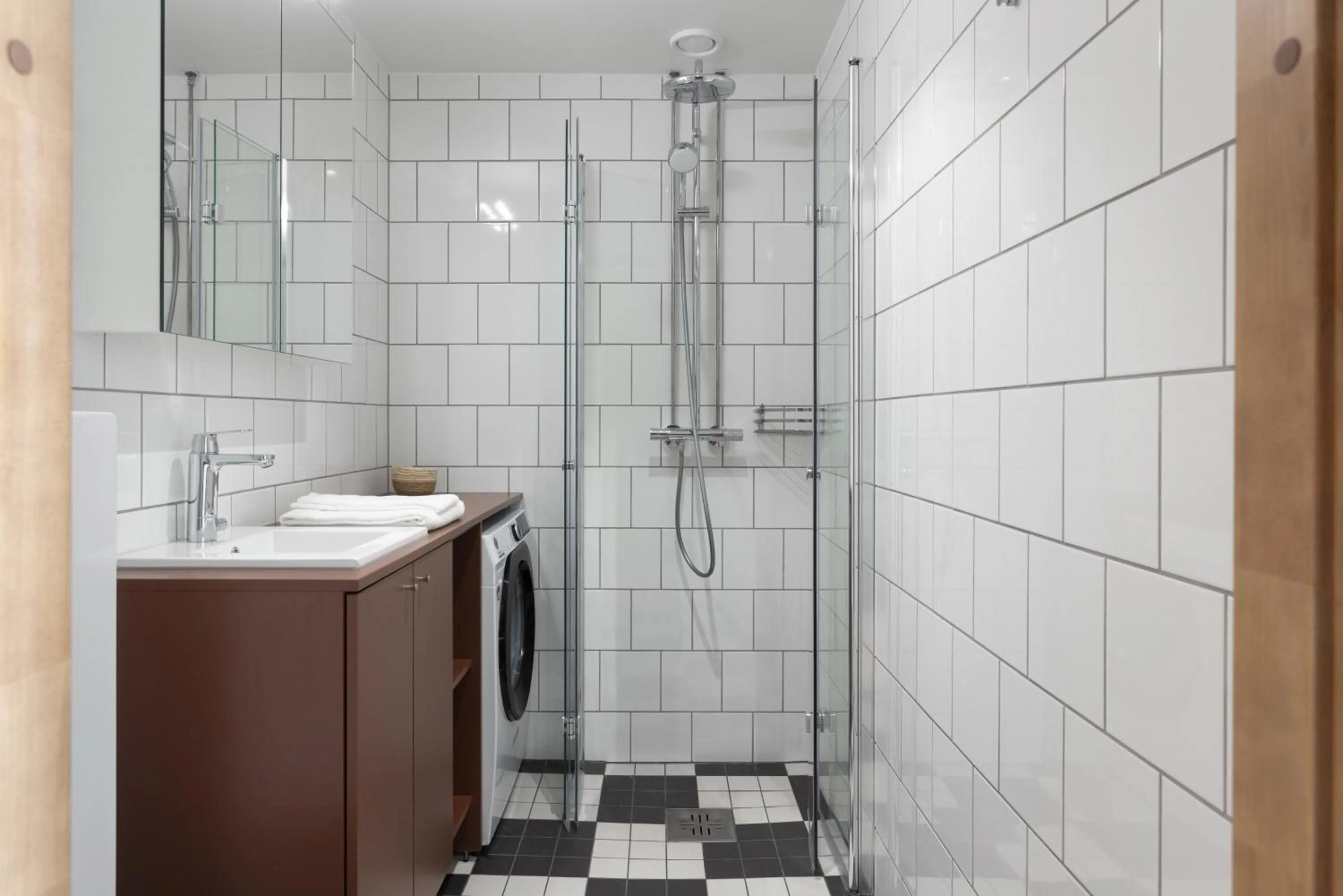 Shower in Noli Otaniemi