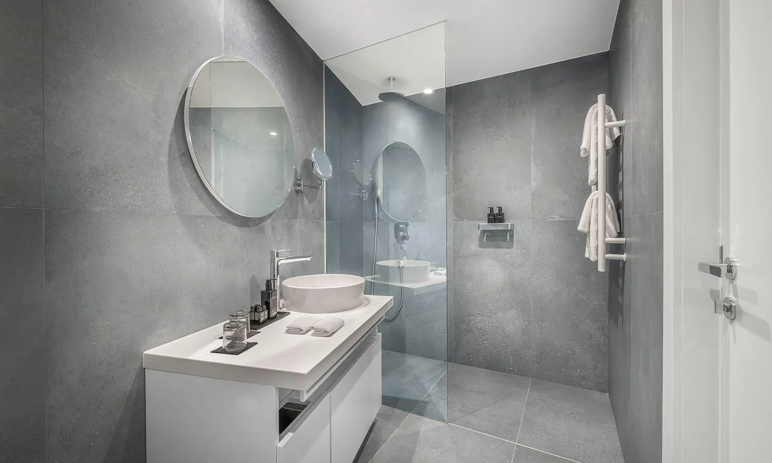 Shower in Aminess Younique Narrivi Hotel