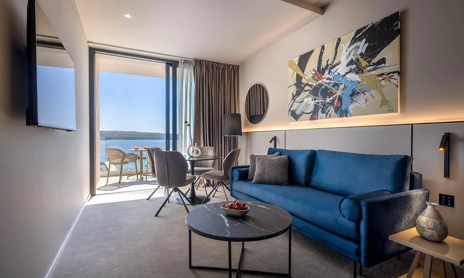 TV and multimedia in Aminess Younique Narrivi Hotel