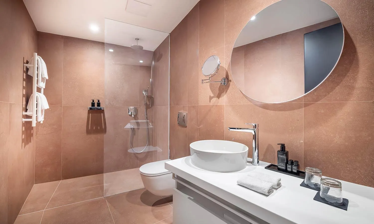 Shower in Aminess Younique Narrivi Hotel