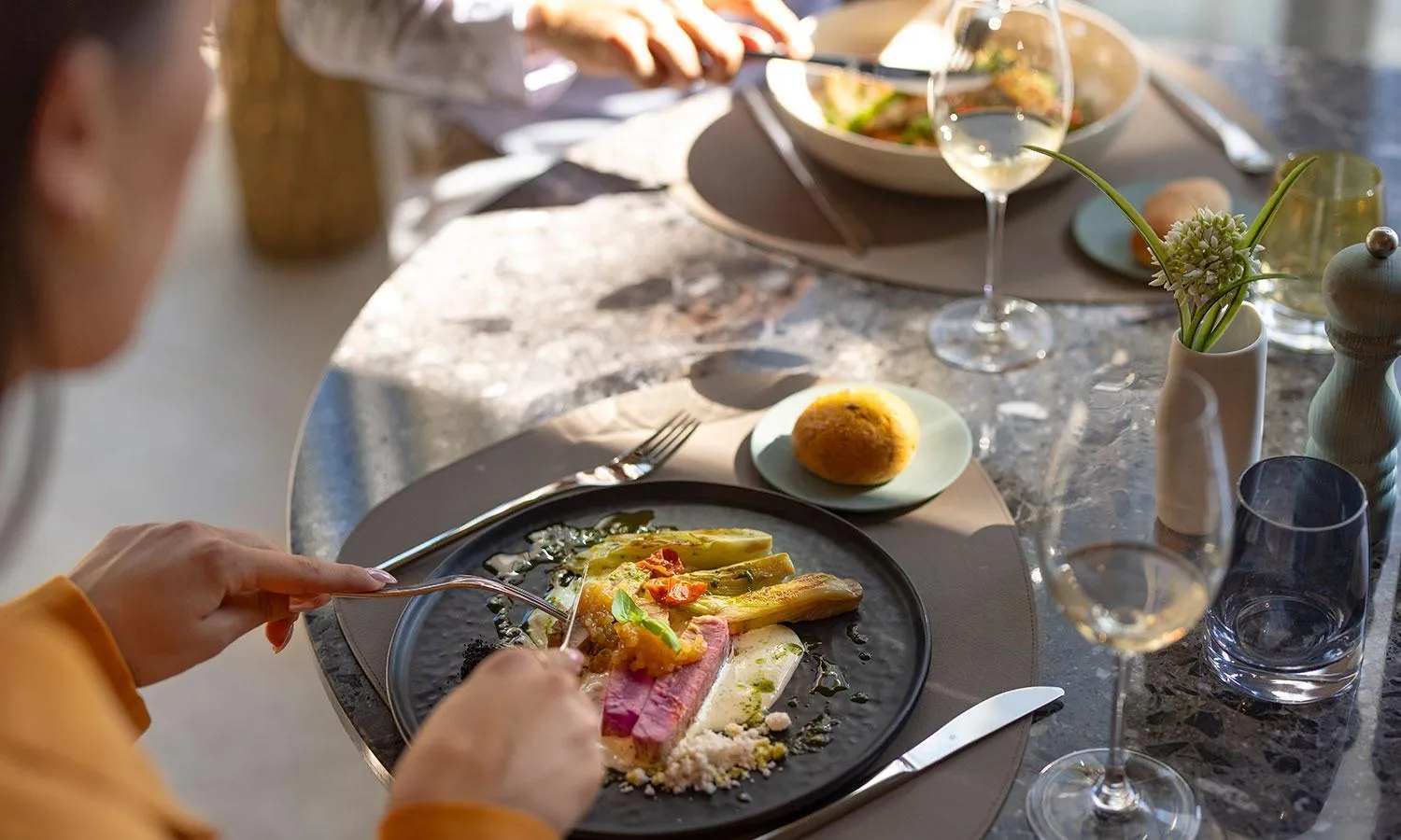 Restaurant/places to eat in Aminess Younique Narrivi Hotel