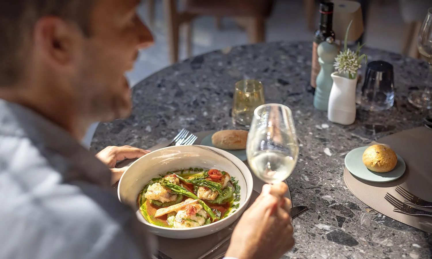 Restaurant/places to eat in Aminess Younique Narrivi Hotel