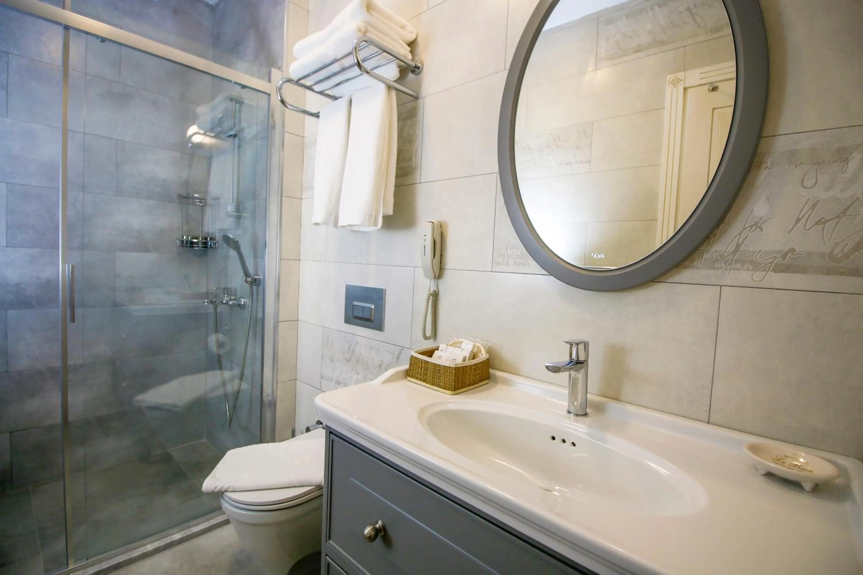 Shower in Joya Del Mar Hotel