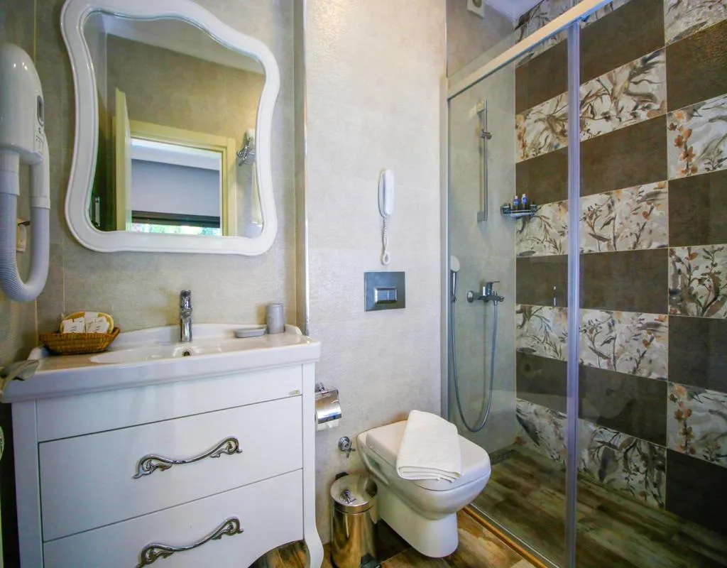 Shower in Joya Del Mar Hotel