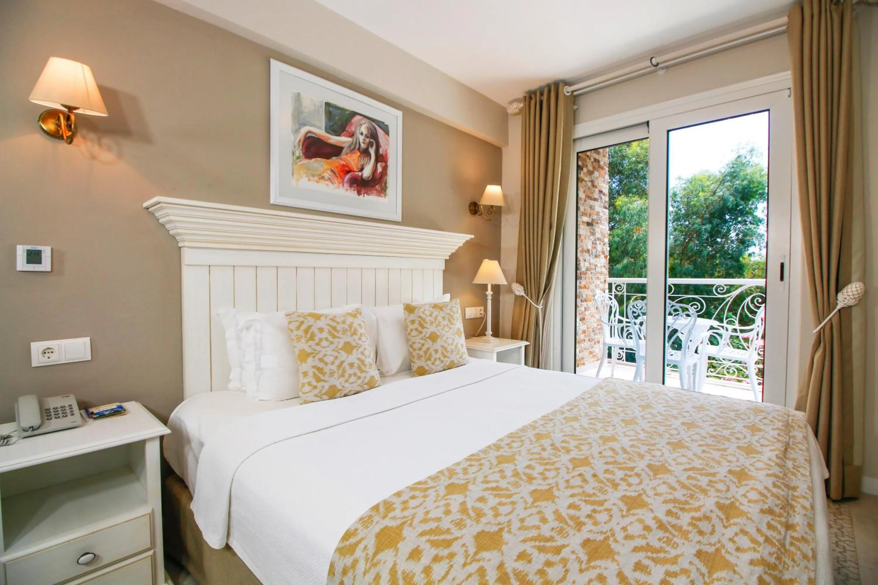 Bed in Joya Del Mar Hotel