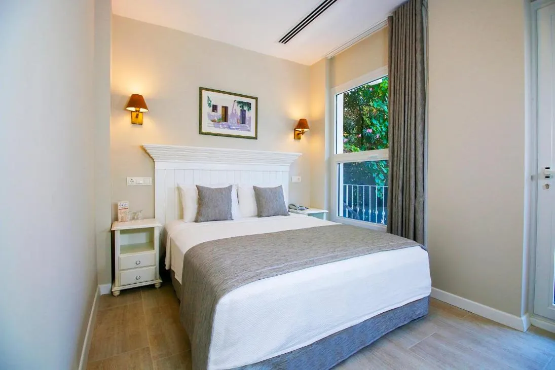 Bedroom, Bed in Joya Del Mar Hotel