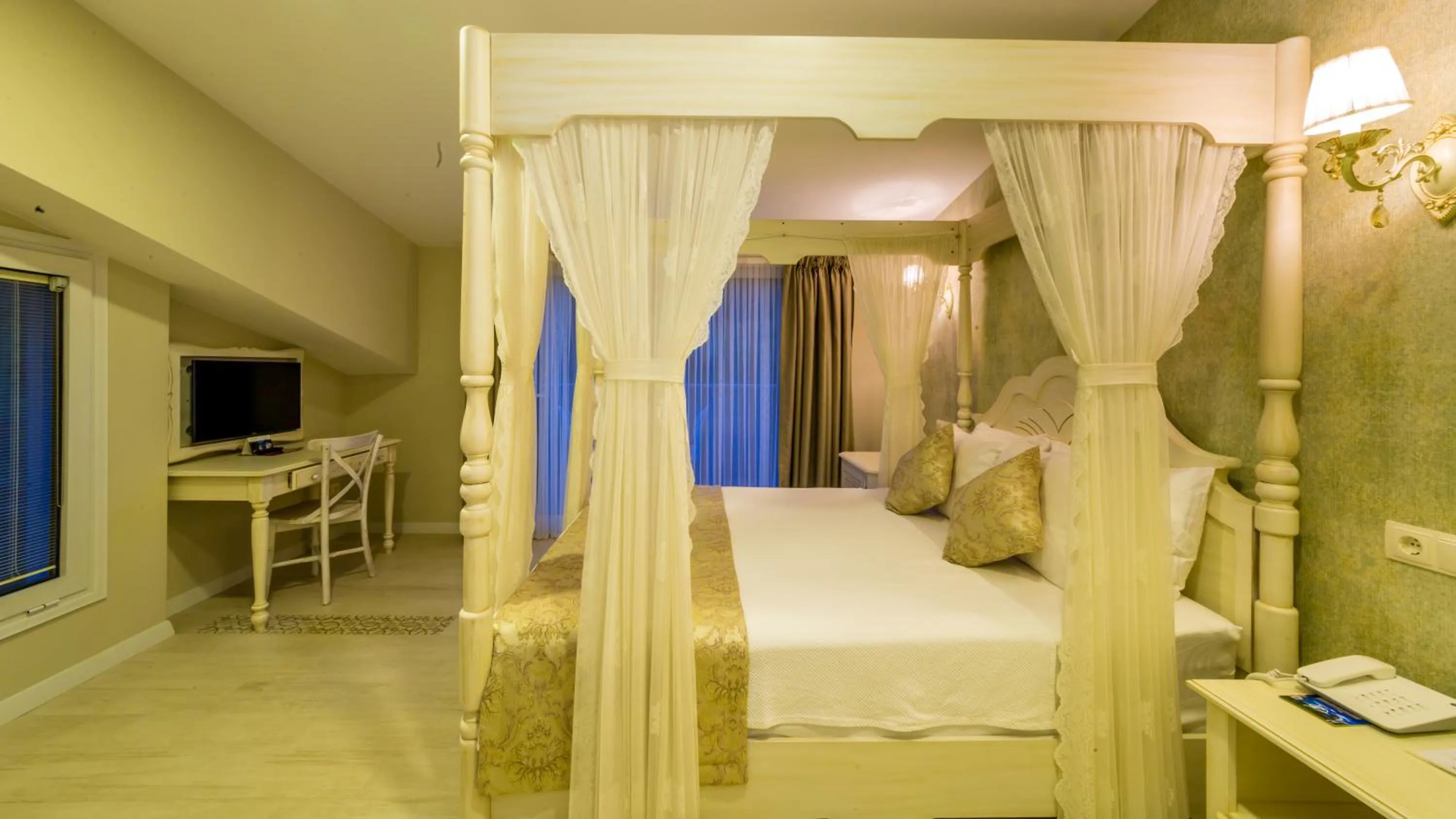 Photo of the whole room, Bed in Joya Del Mar Hotel