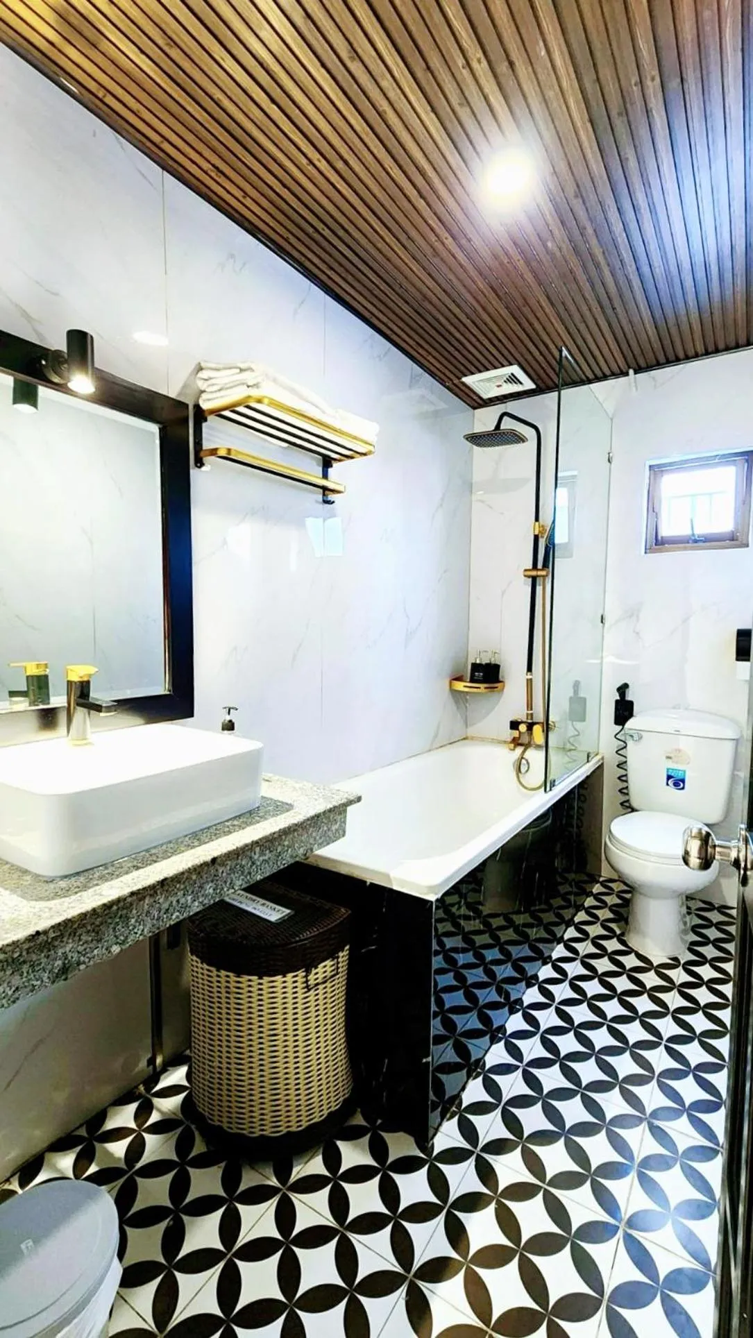 Shower in ROSA ZEN Hotel Spa