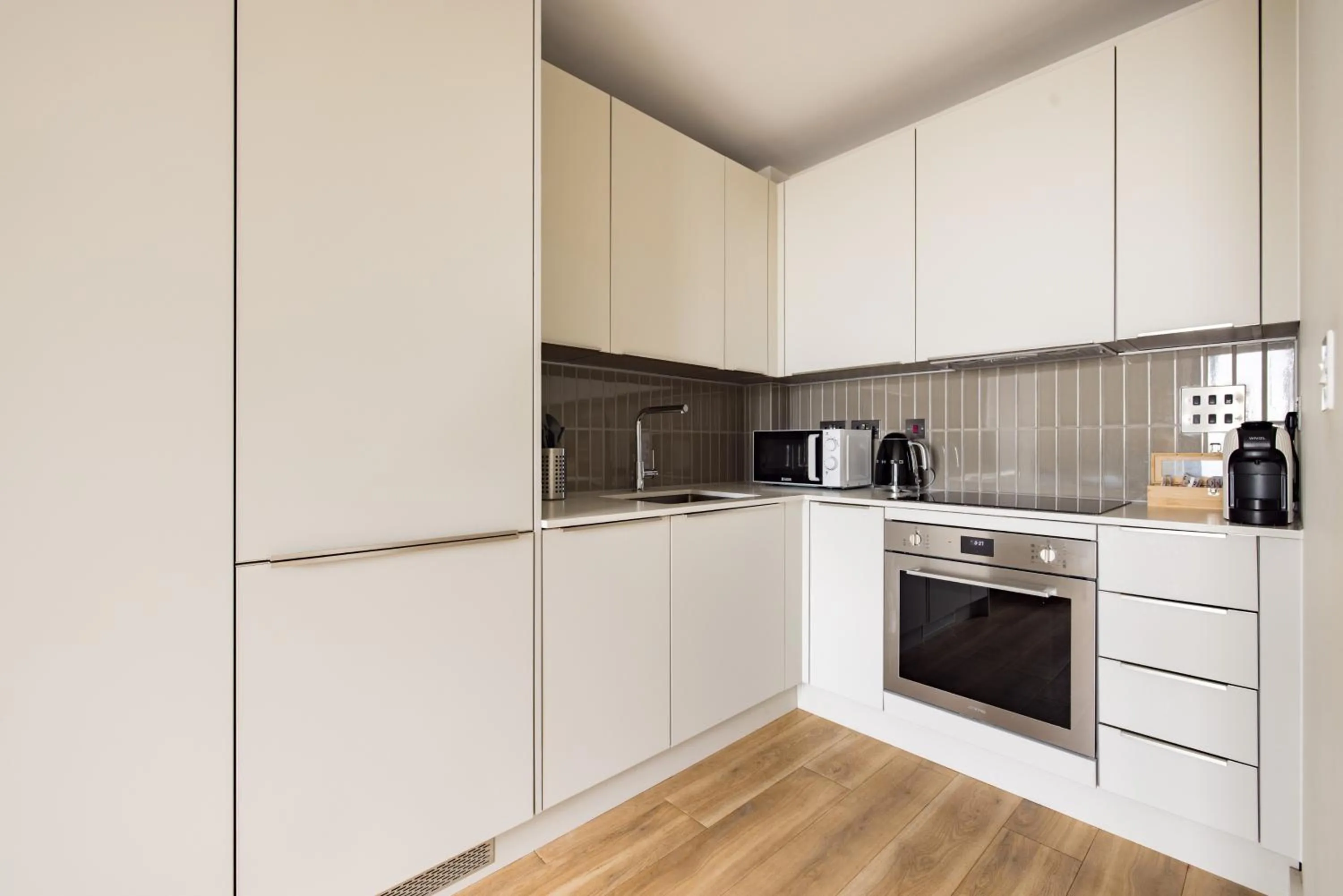 Kitchen or kitchenette in Charles Hope London Croydon