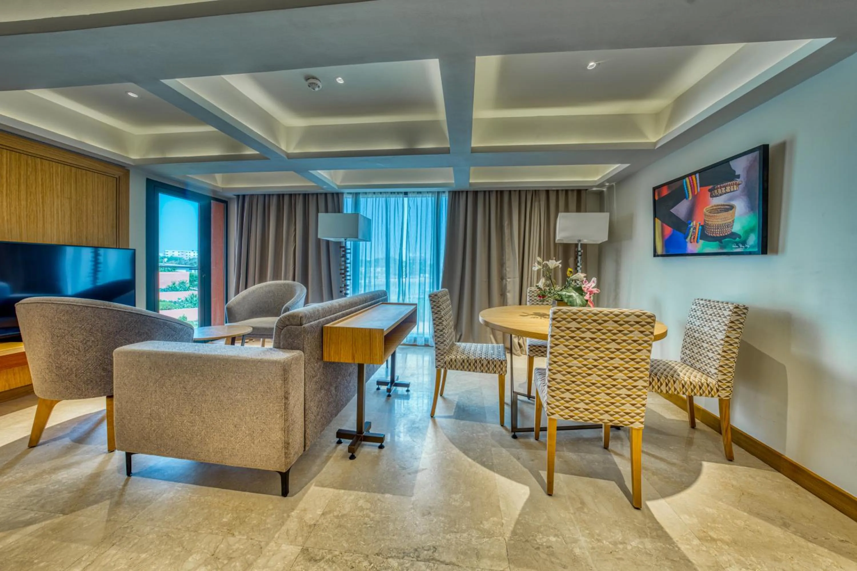 TV and multimedia in Azalaï Hôtel Dakar