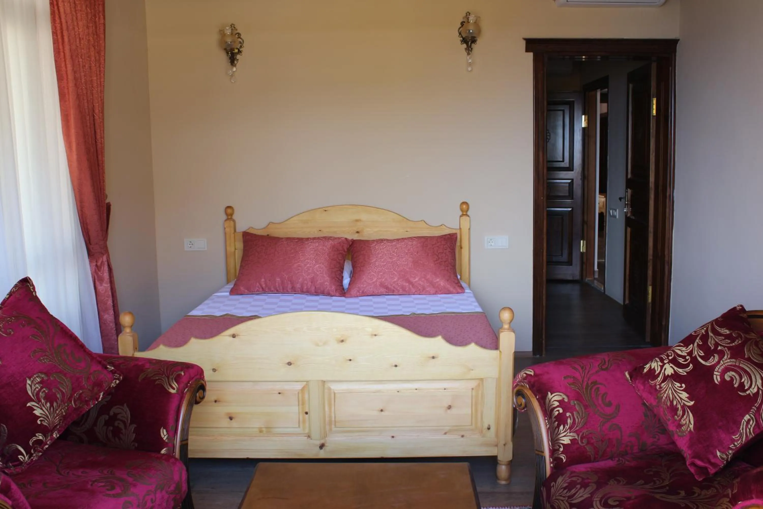 Bedroom in Antalya Inn Hotel