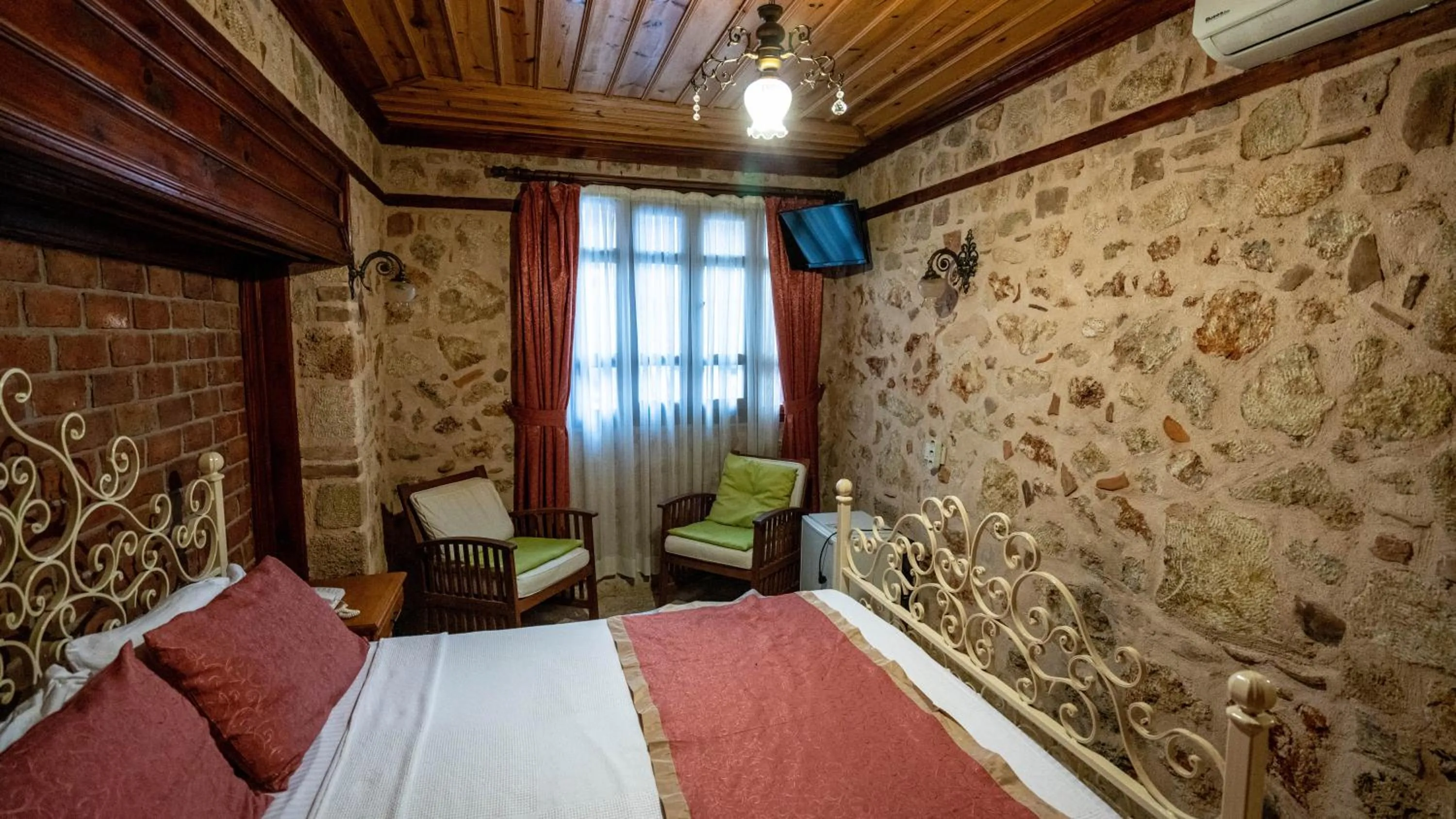 Photo of the whole room in Antalya Inn Hotel