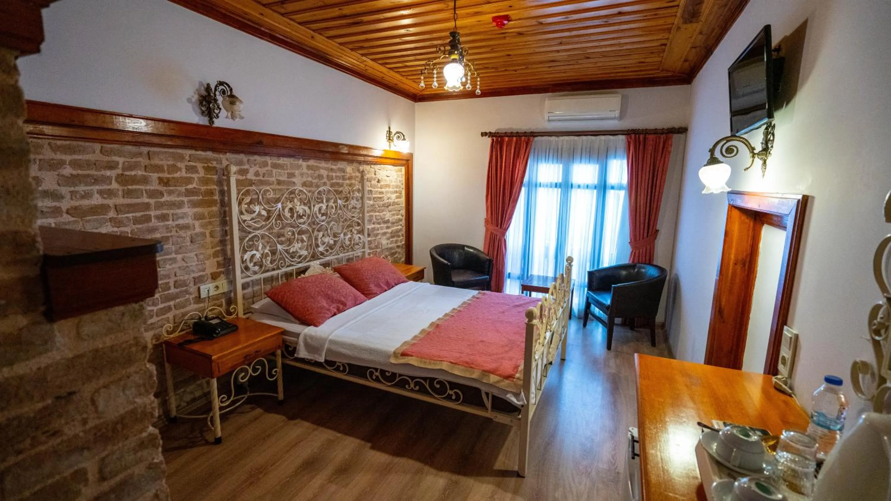 Photo of the whole room in Antalya Inn Hotel