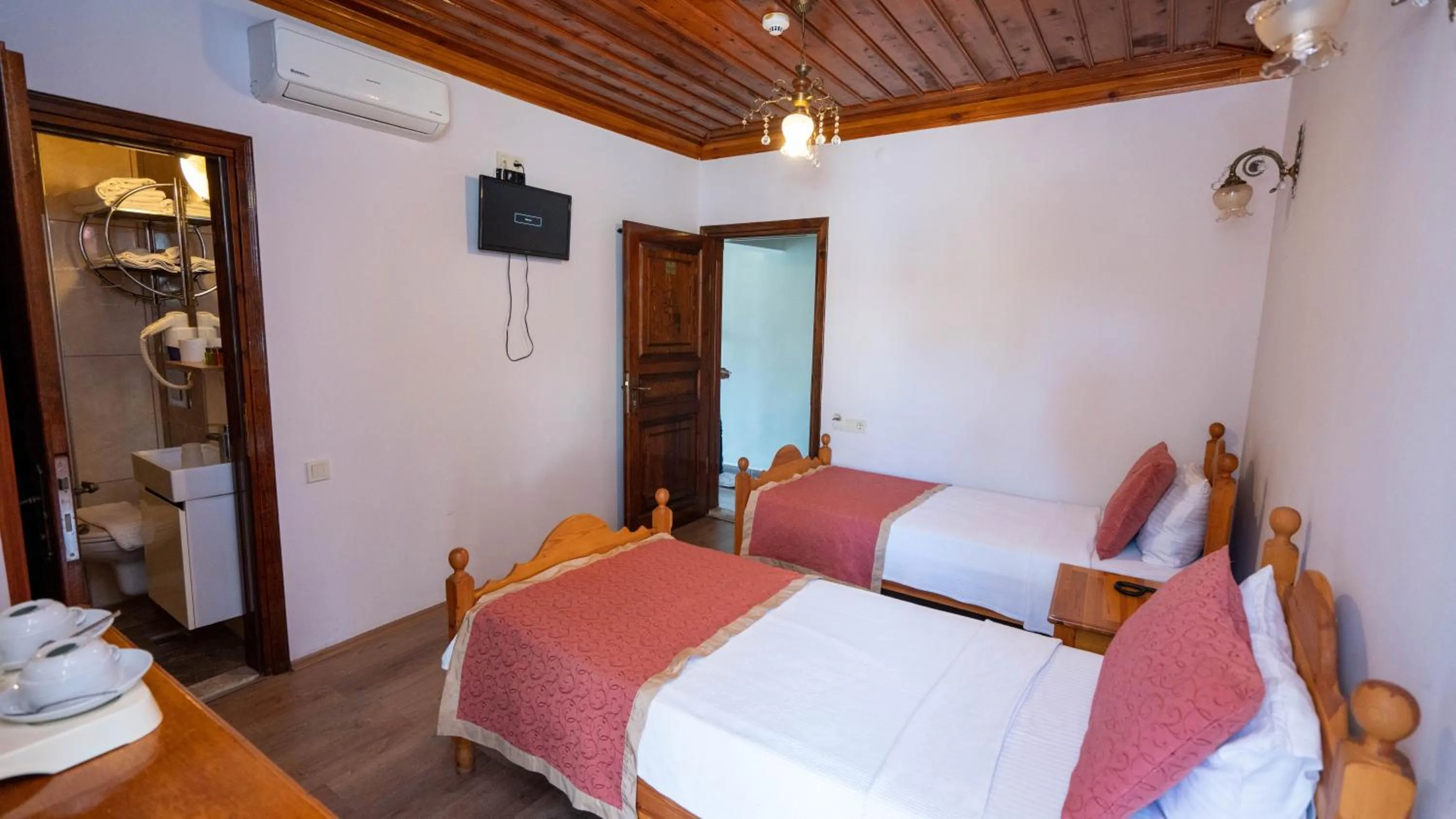 Photo of the whole room in Antalya Inn Hotel