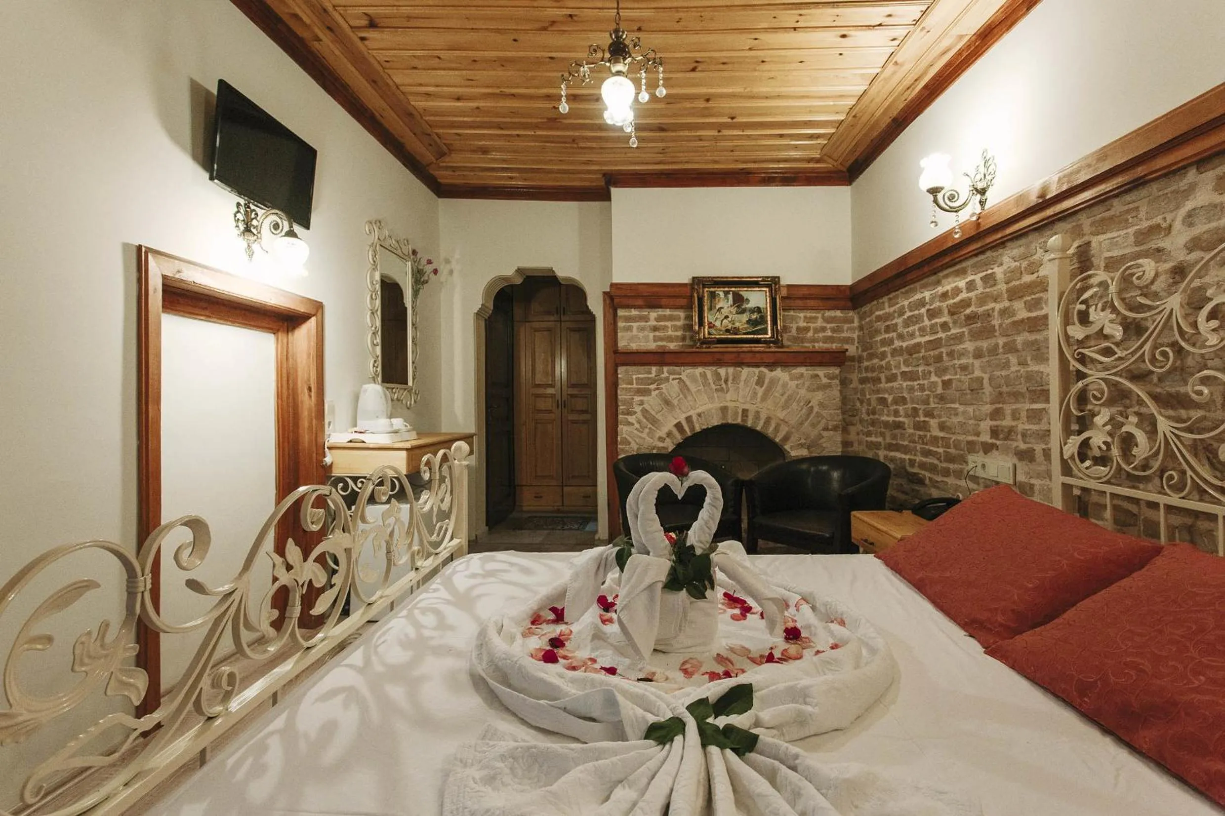 Bed in Antalya Inn Hotel