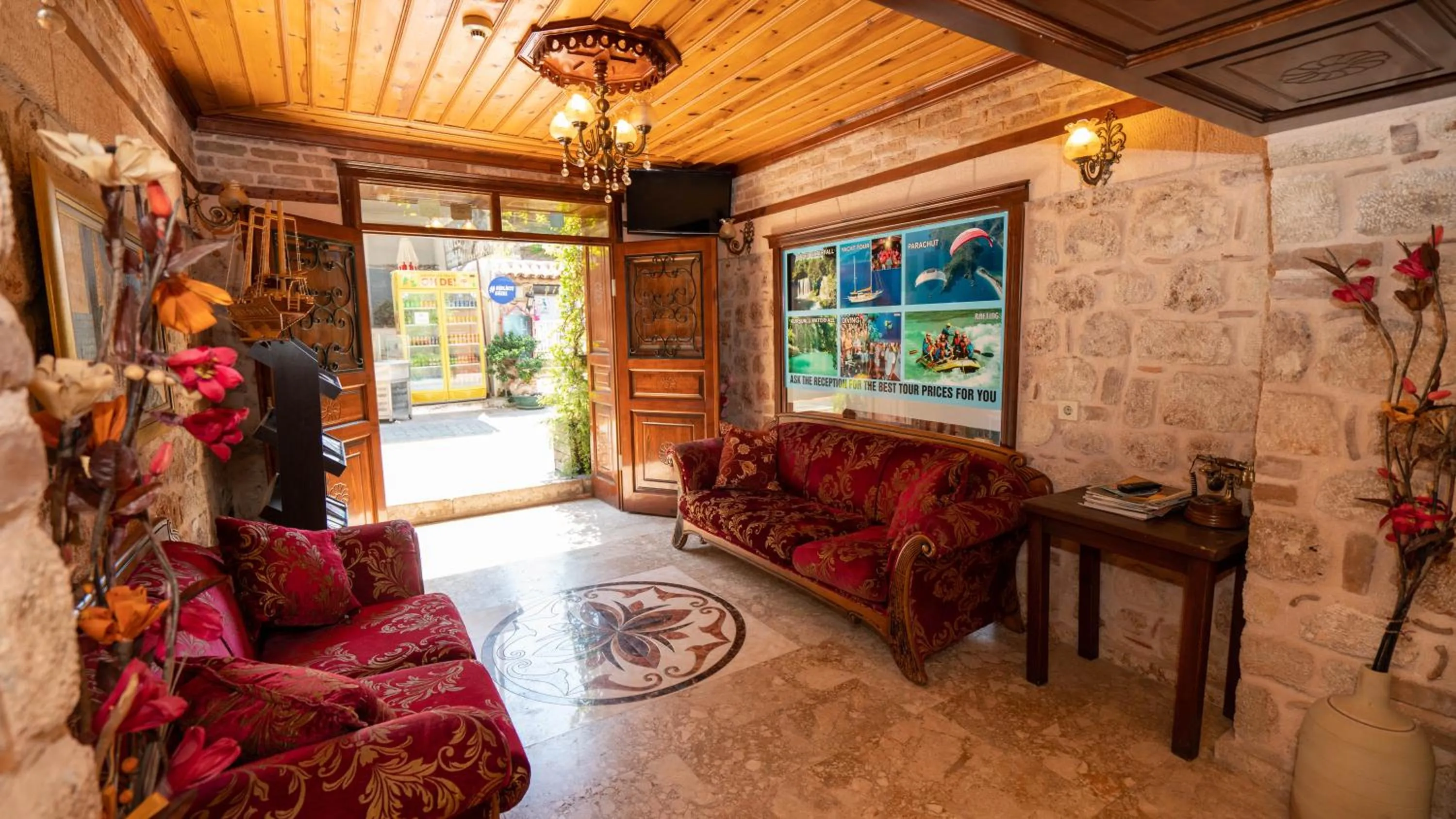 Lobby or reception in Antalya Inn Hotel