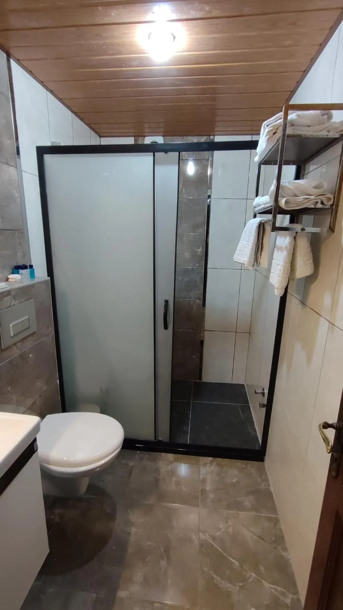 Shower in Antalya Inn Hotel