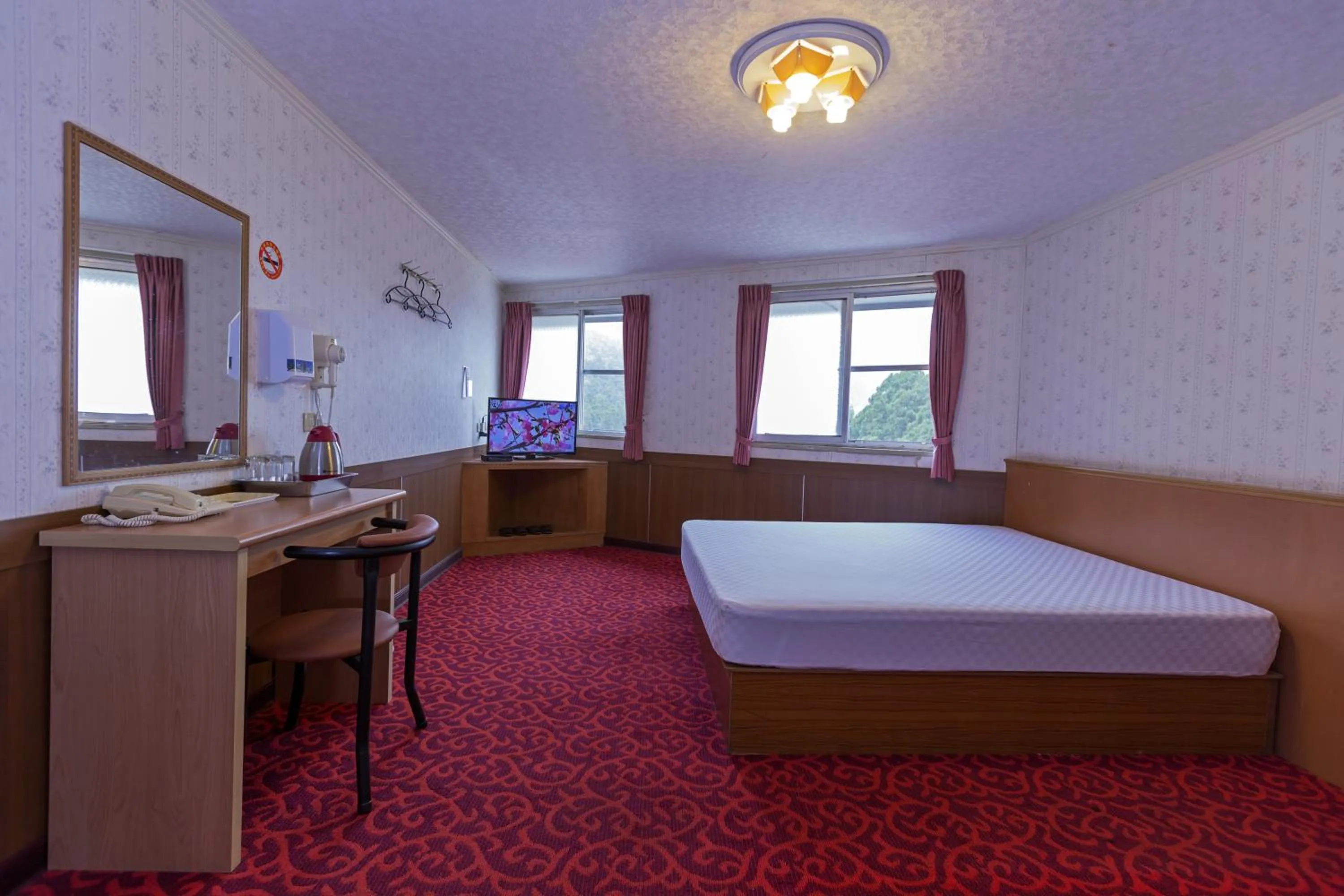 Photo of the whole room, Bed in Yeashow Villa