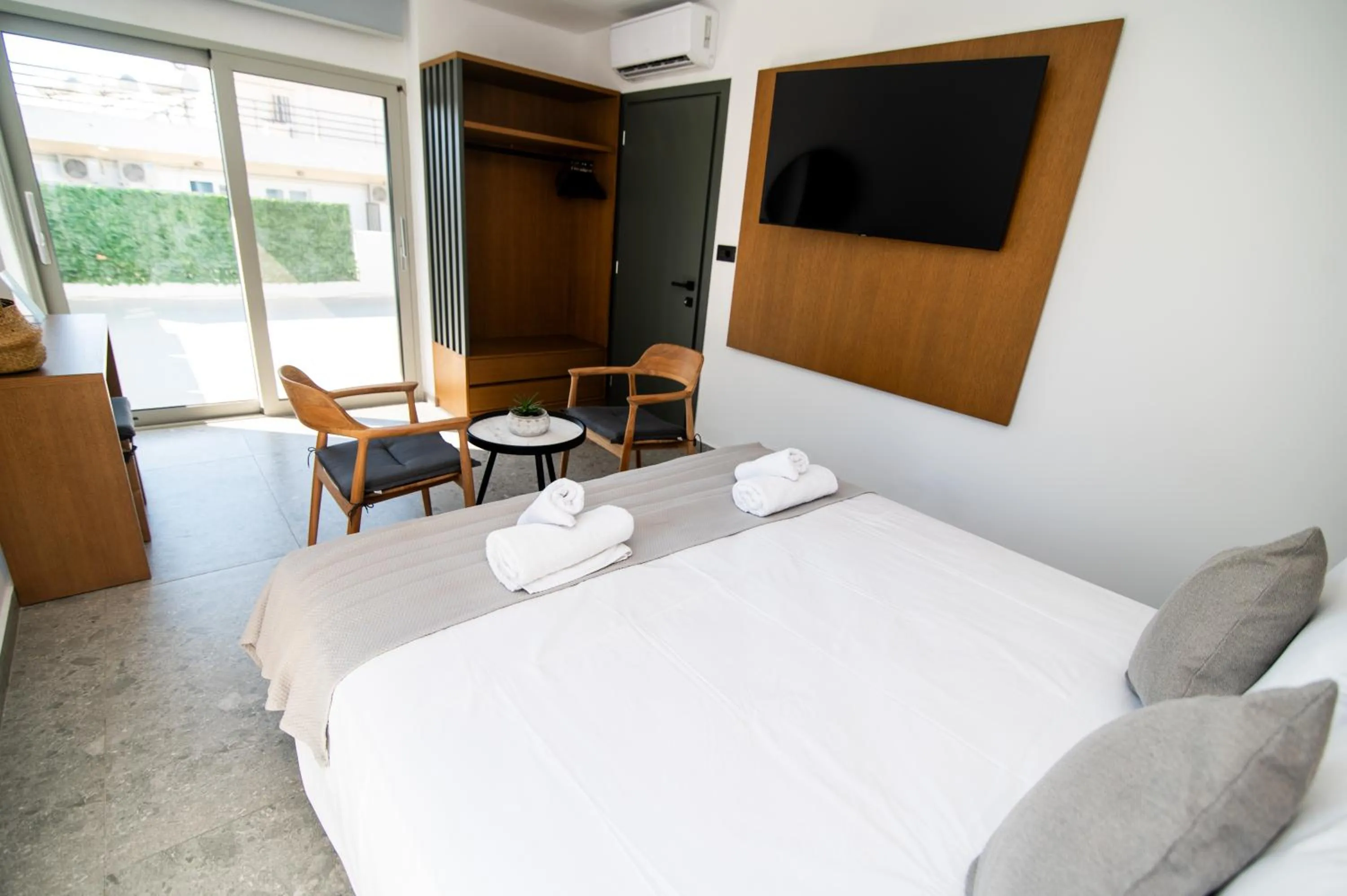 TV and multimedia, Bed in Jasmine Hotel Apartments