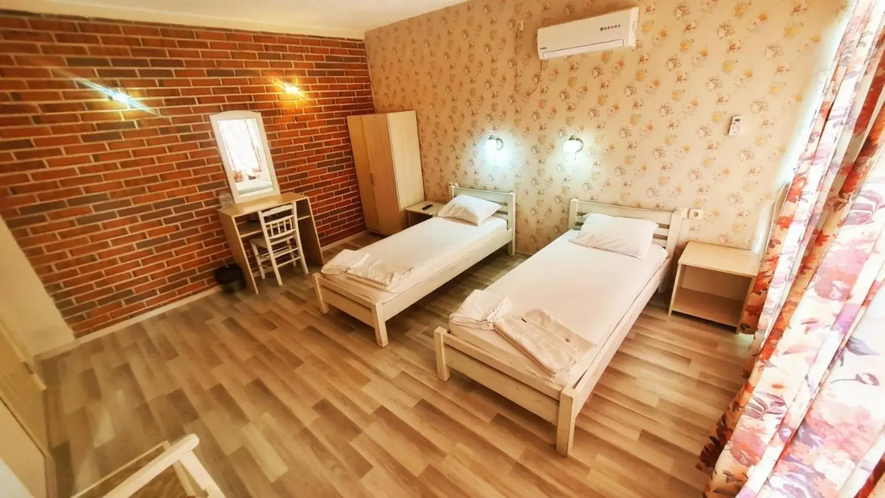 Twin Room in Hotel Divna Twin Room in Hotel Divna