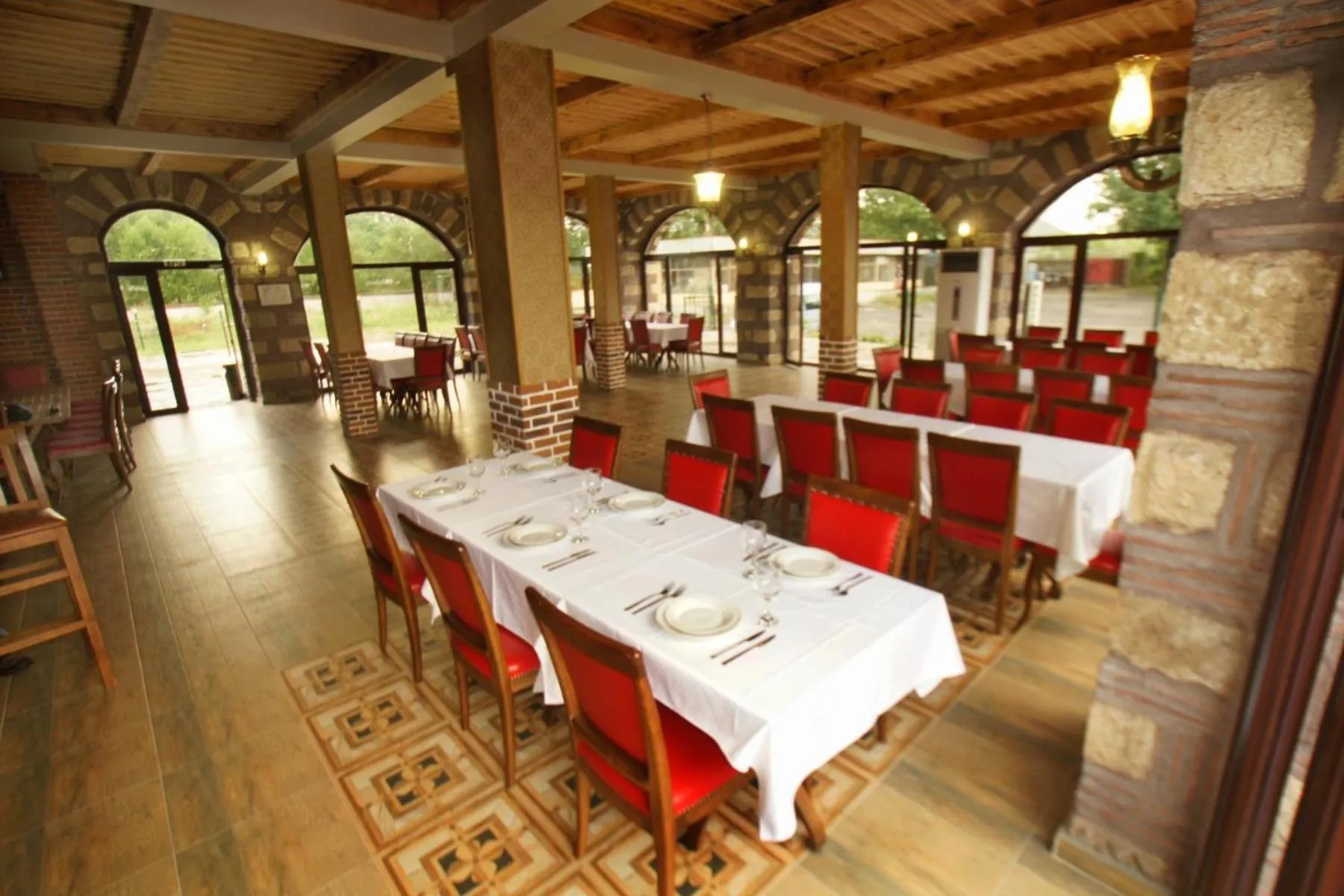 Restaurant/places to eat in Hotel Divna