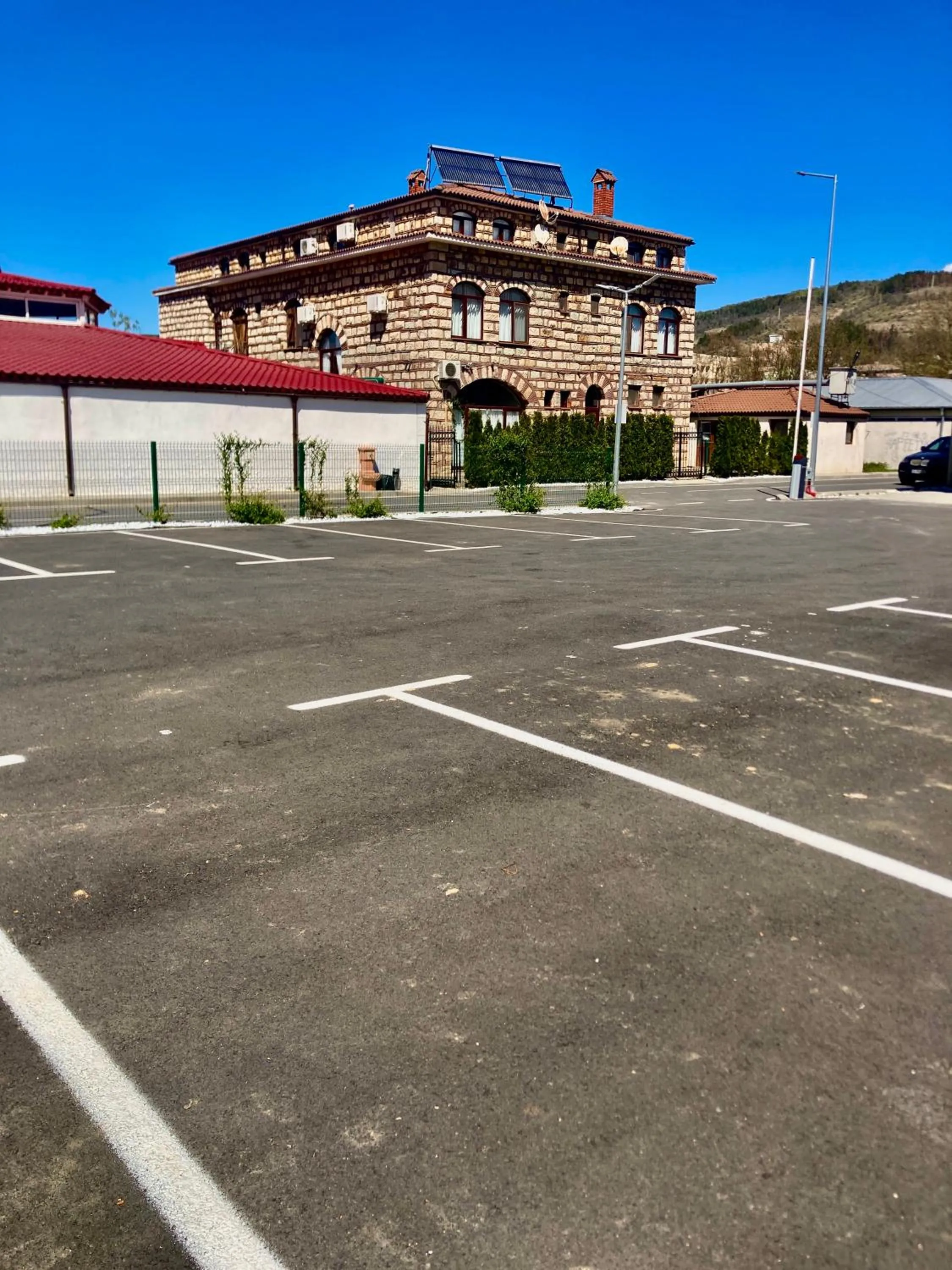 Restaurant/places to eat in Hotel Divna