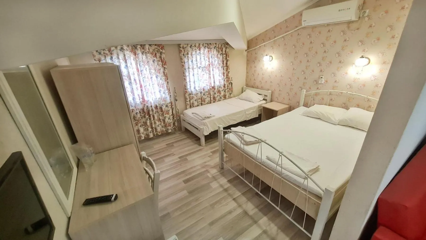 Restaurant/places to eat, Bed in Hotel Divna