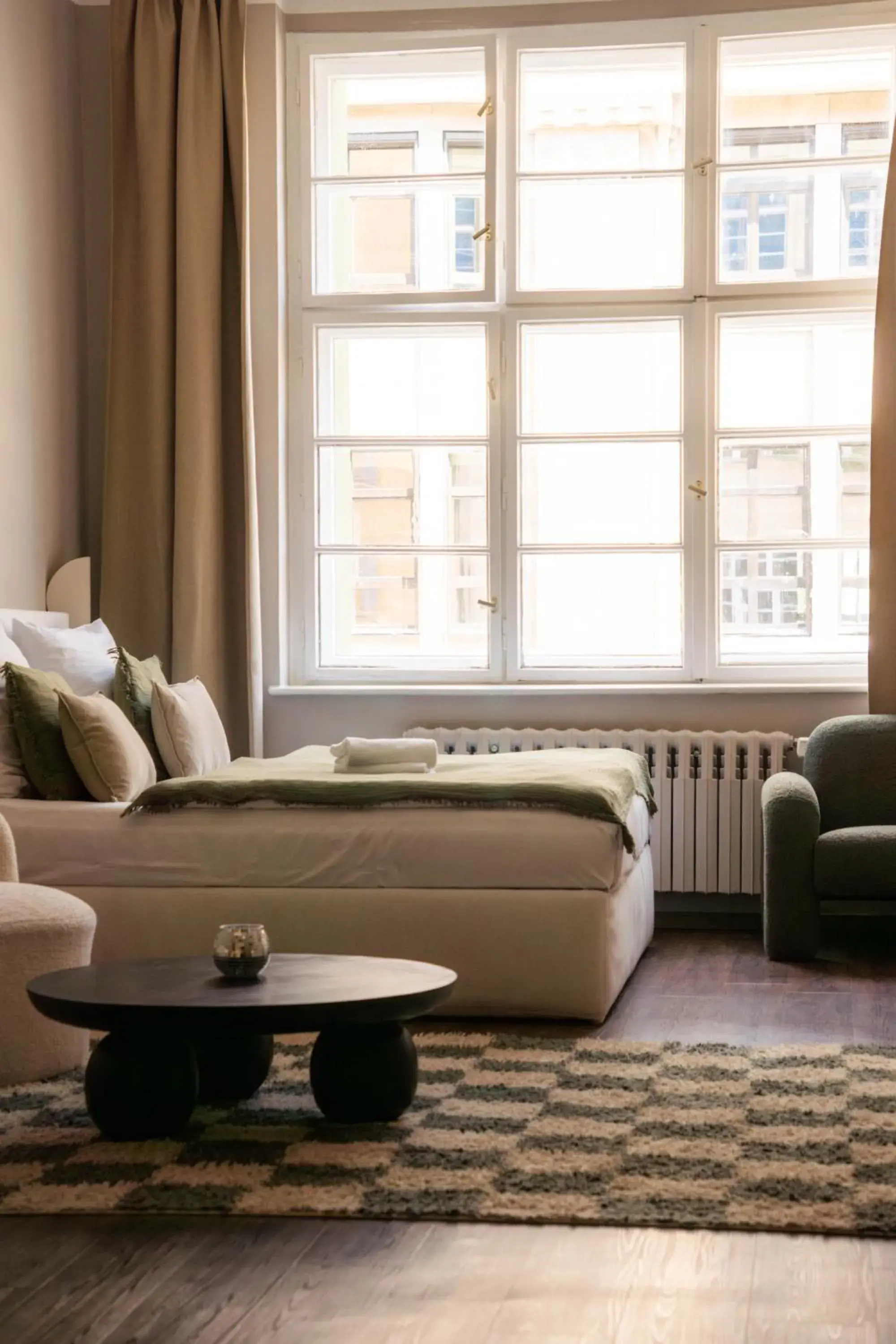 Spacious Curt for 4 in The Charming by Curt Suites Spacious Curt for 4 in The Charming by Curt Suites