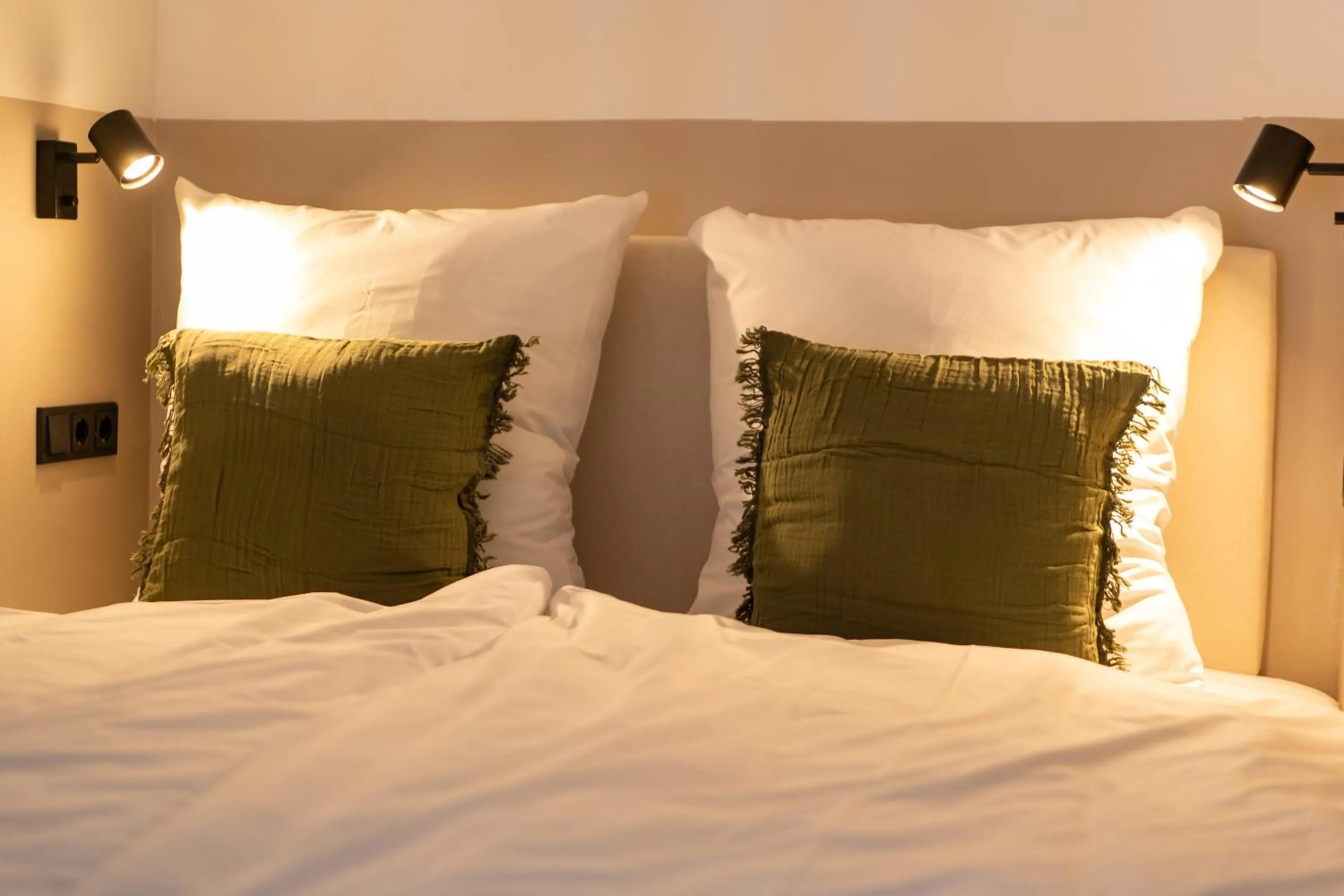 Photo of the whole room, Bed in The Charming by Curt Suites