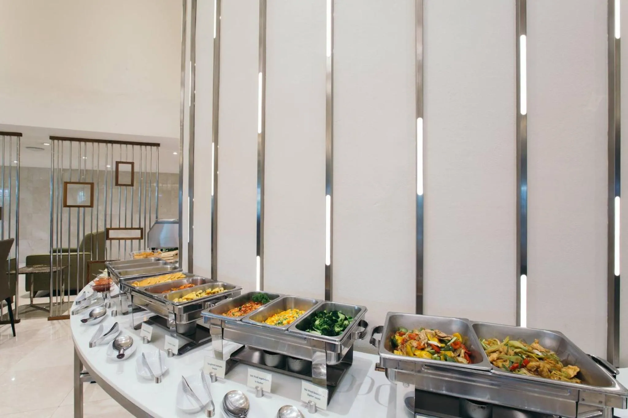 Food and drinks in Thomson Hotel Huamark