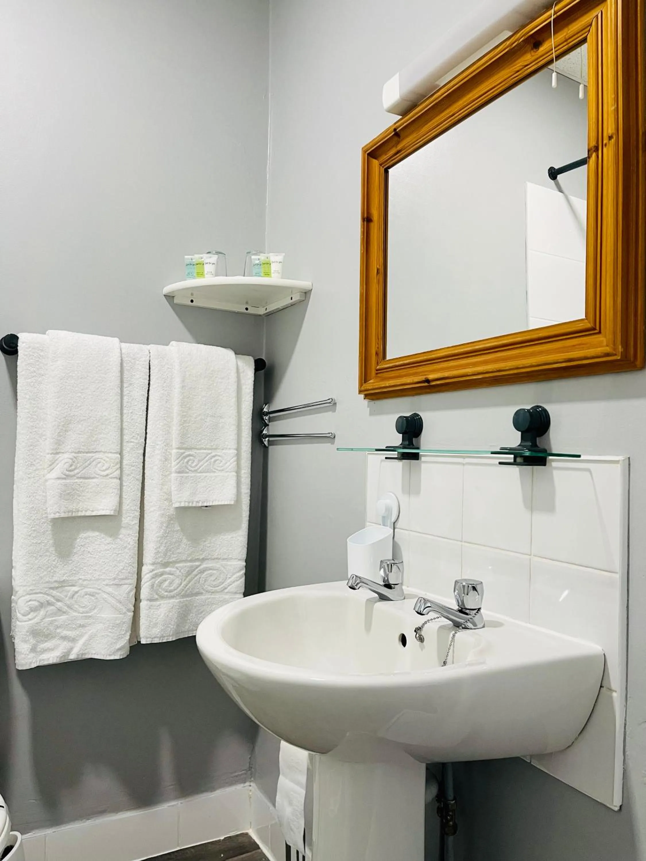 Bathroom in Palm Court B&B