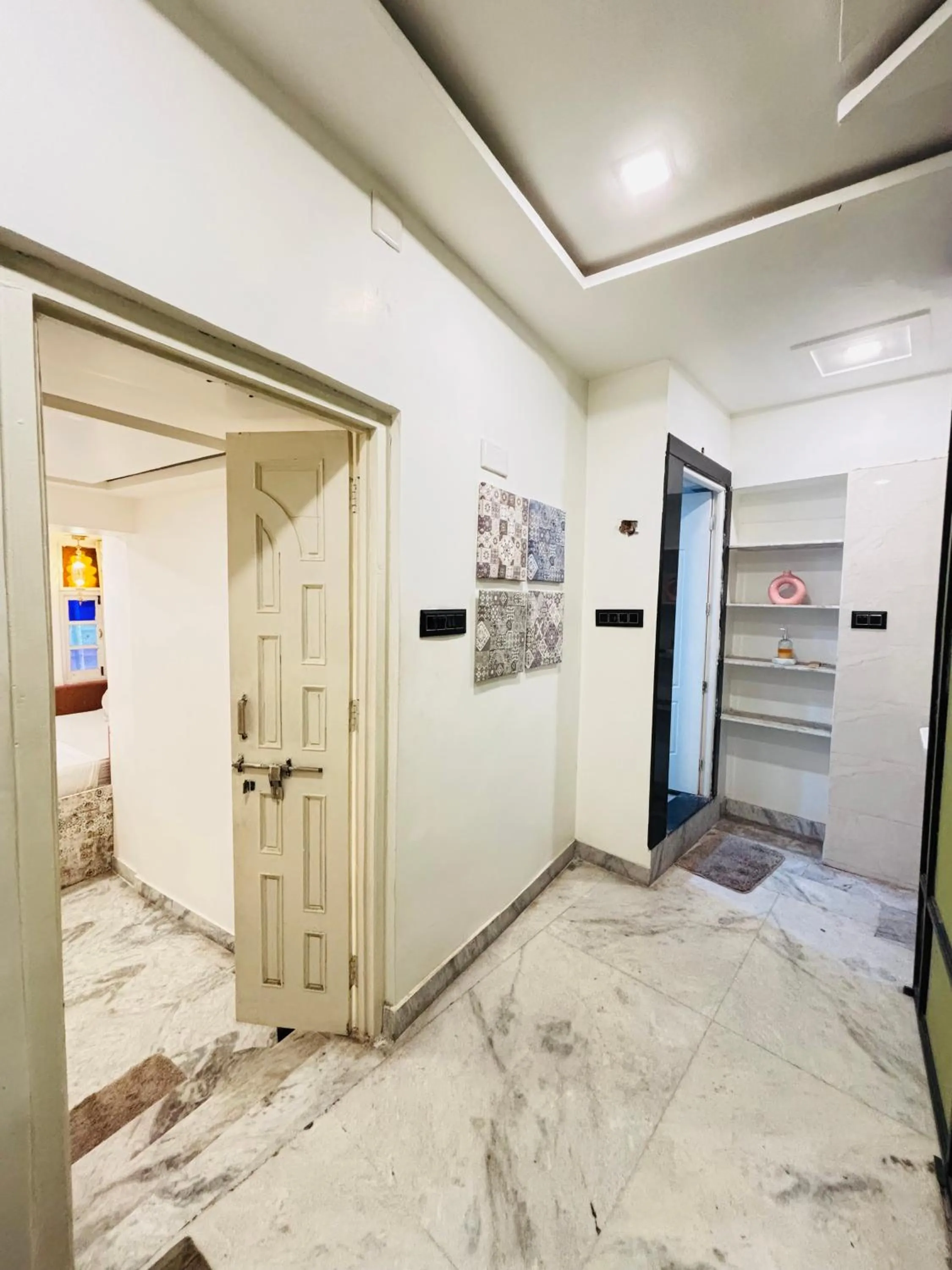 Photo of the whole room, Bed in 3 Raahi Udaipur