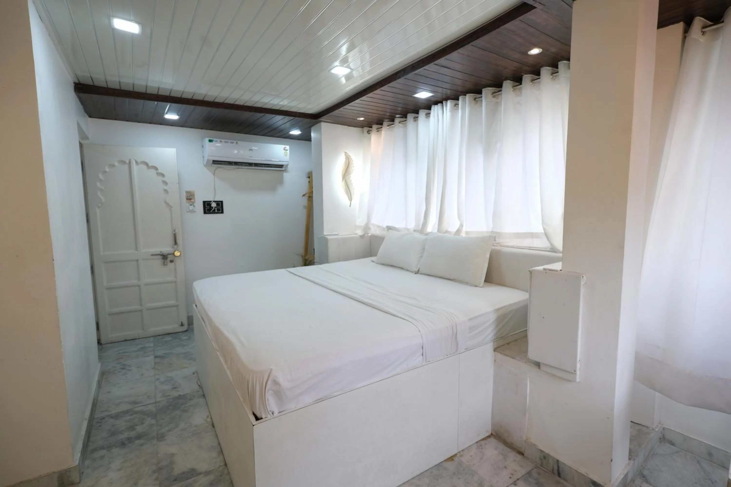 Bed in 3 Raahi Udaipur