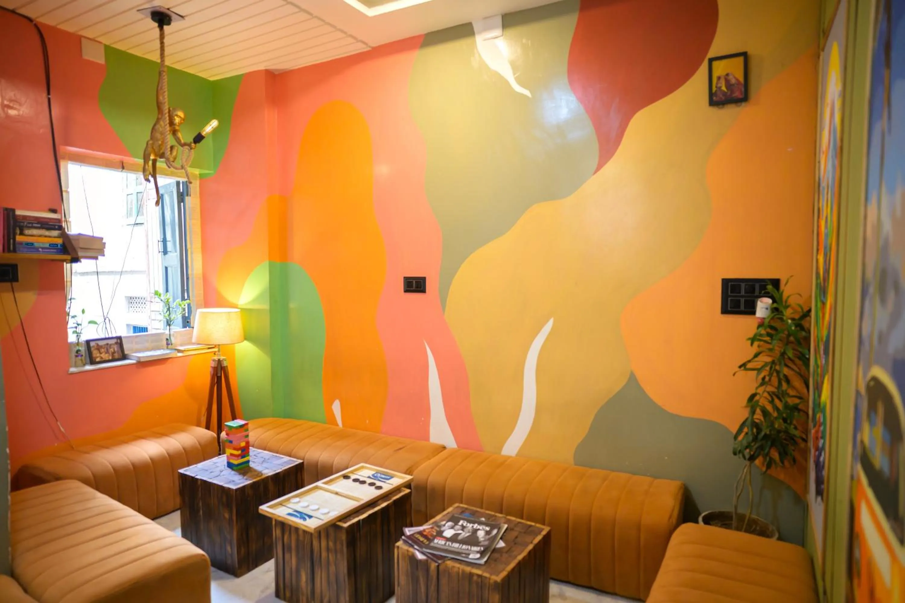 Communal lounge/ TV room in 3 Raahi Udaipur