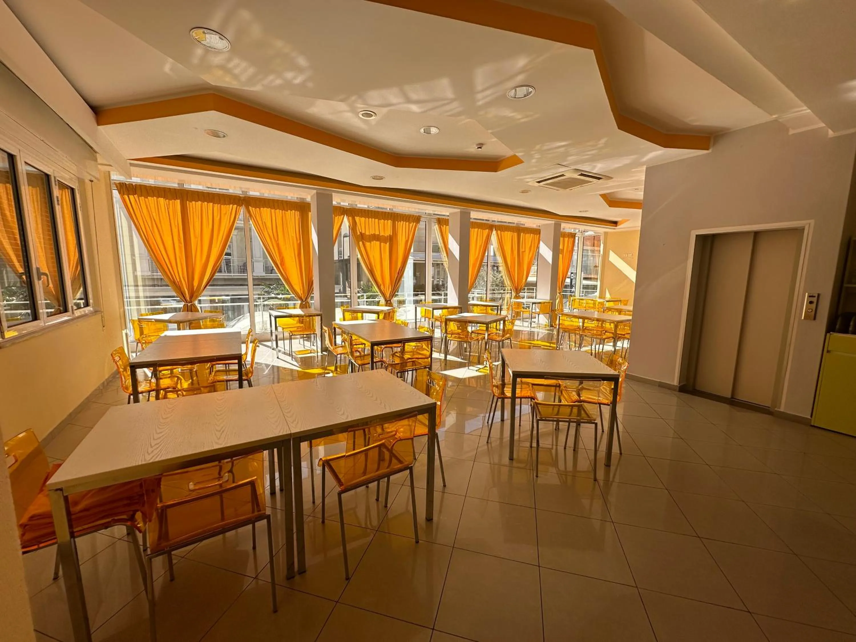Dining area in Hotel Austria