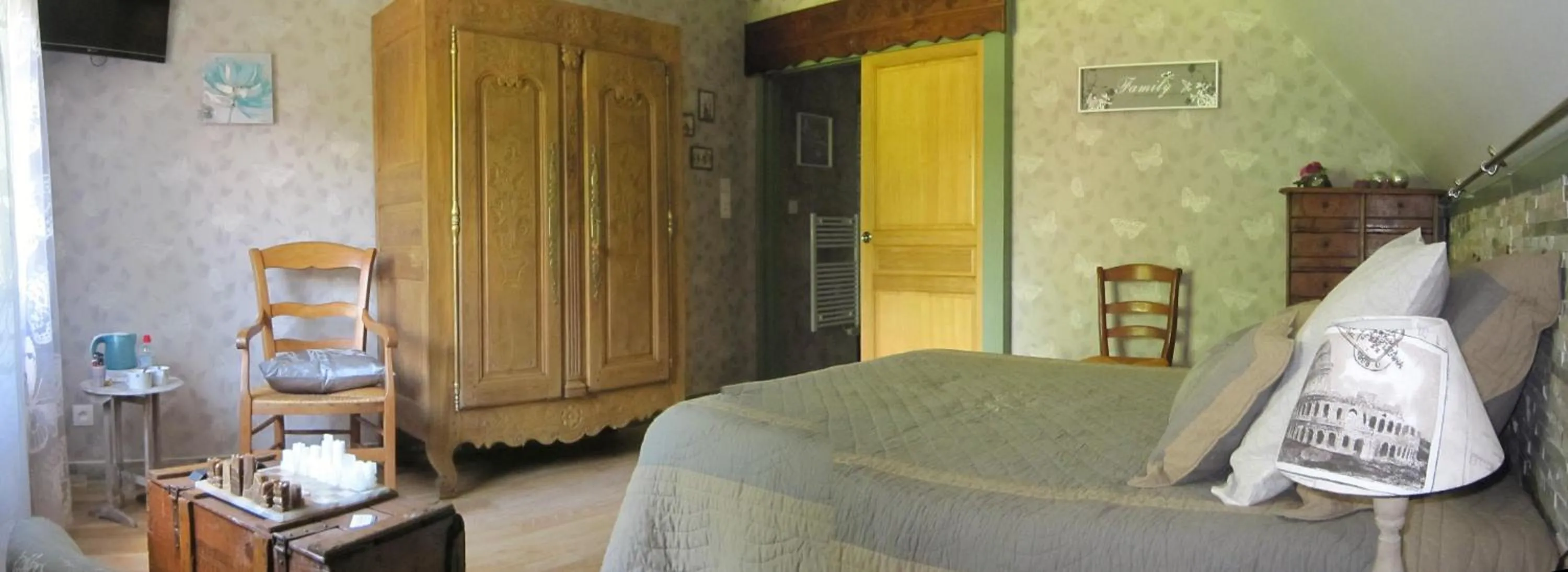 Other, Bed in Au Chardon Bleu